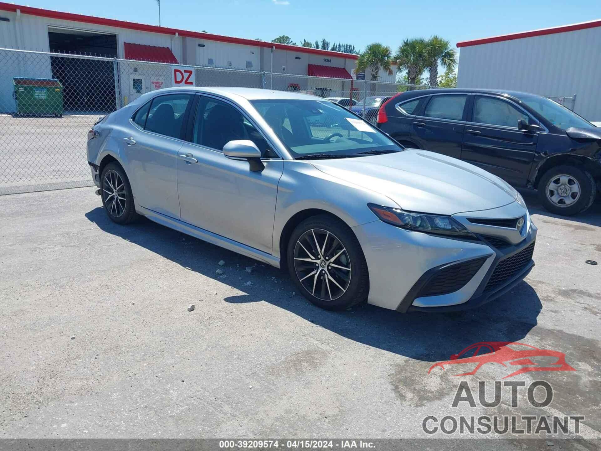 TOYOTA CAMRY 2022 - 4T1G11AK2NU625562