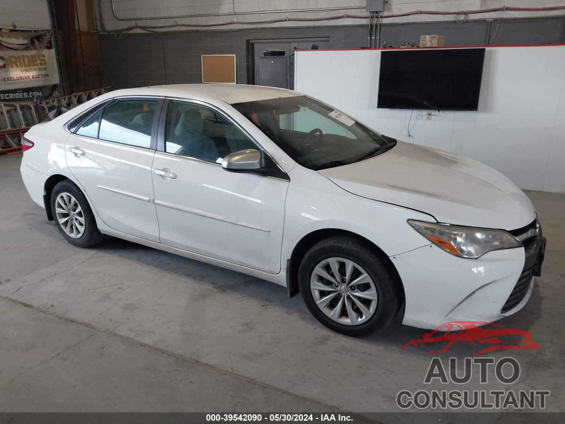 TOYOTA CAMRY 2016 - 4T4BF1FK7GR569499