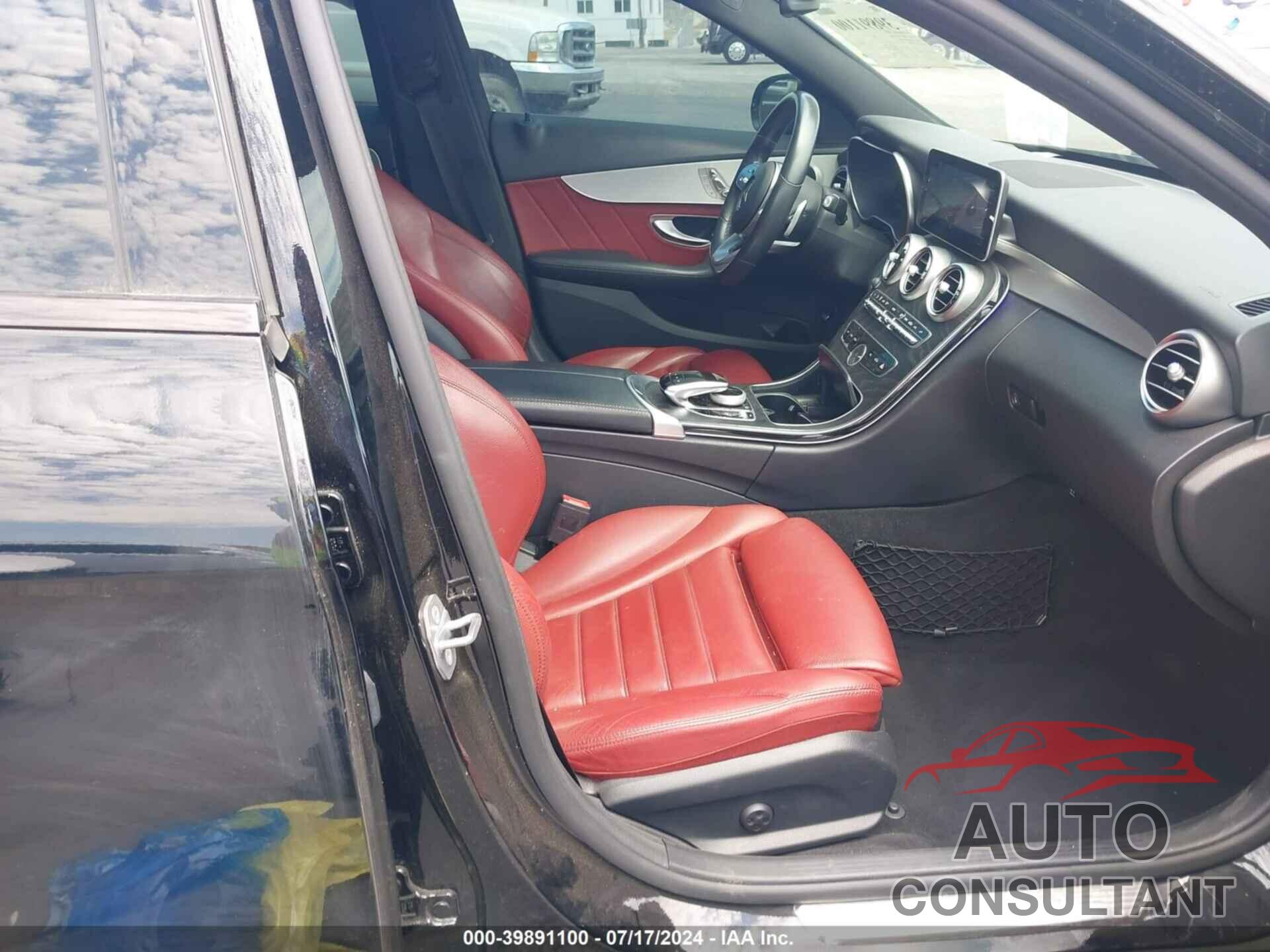 MERCEDES-BENZ C 300 2019 - 55SWF8DB4KU306415