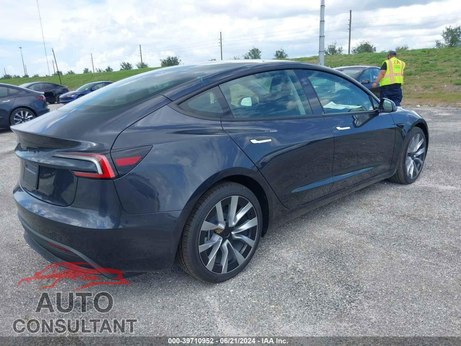 TESLA MODEL 3 2024 - 5YJ3E1EA1RF742279