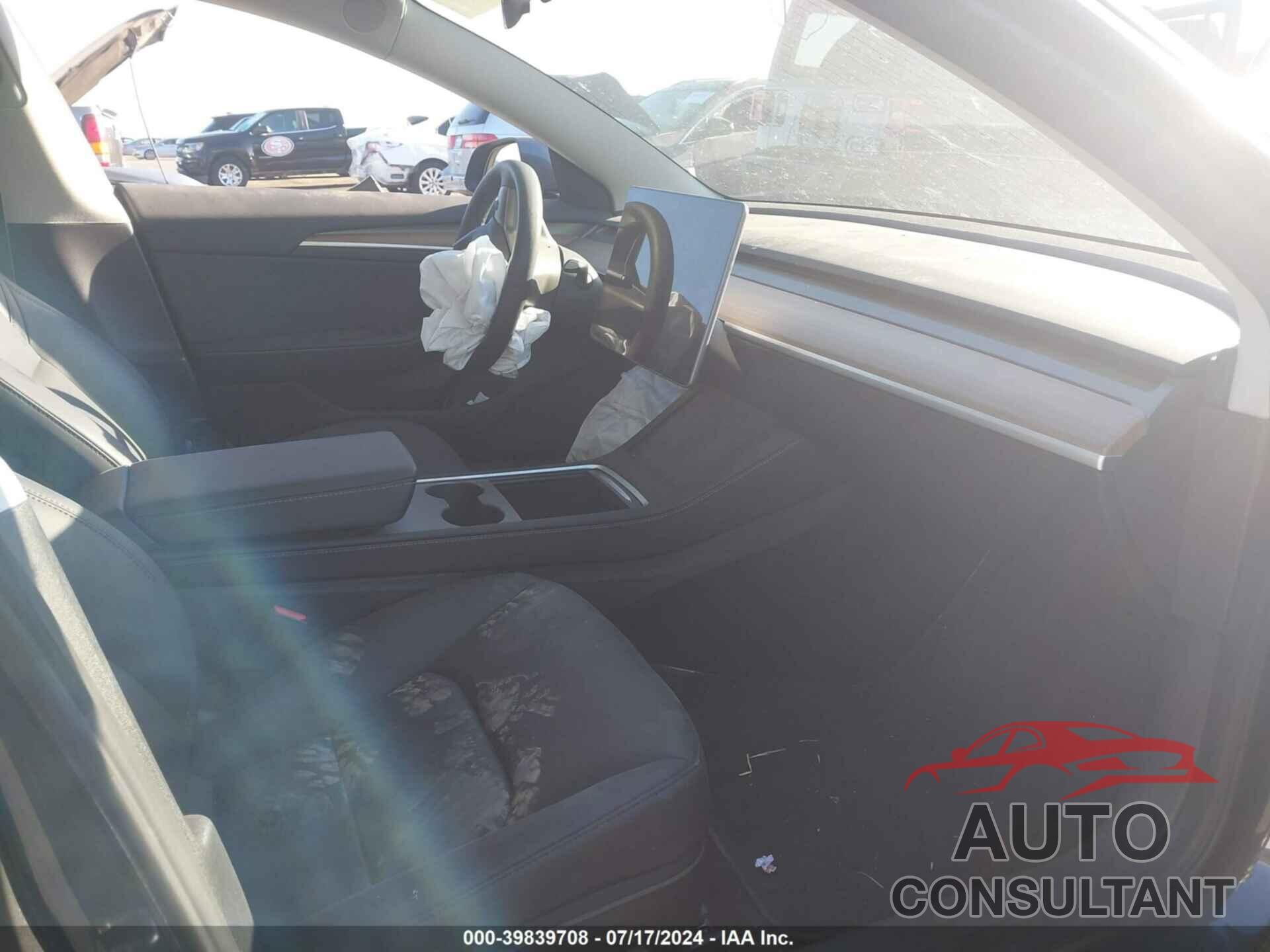 TESLA MODEL 3 2023 - 5YJ3E1ECXPF711000