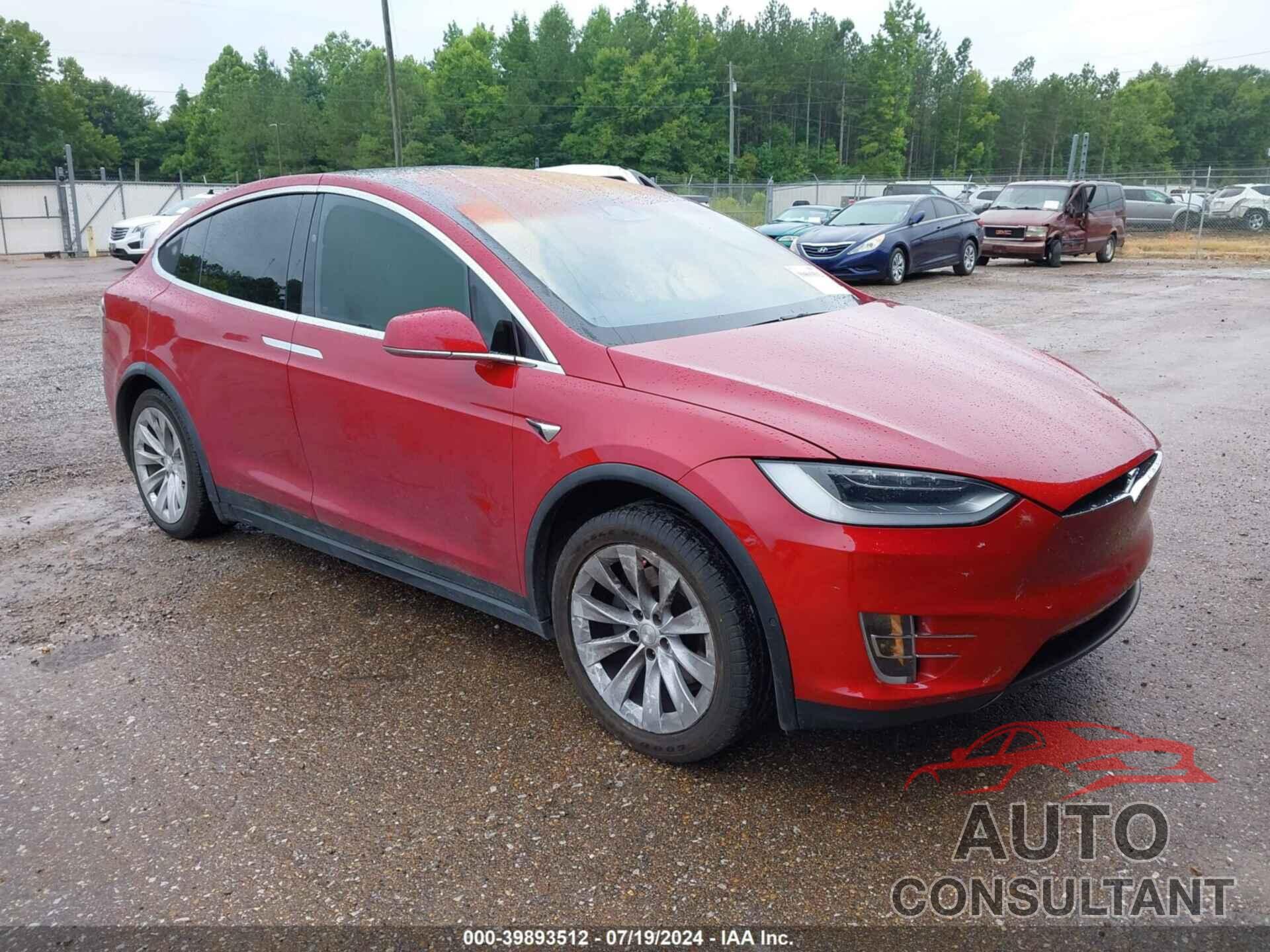 TESLA MODEL X 2018 - 5YJXCAE27JF133900