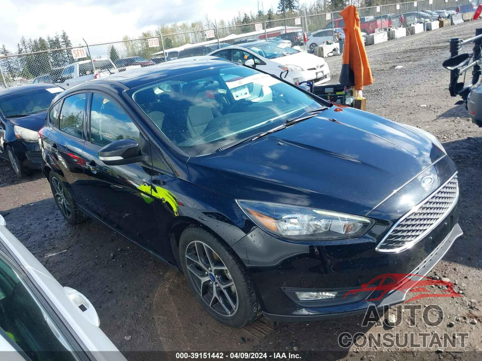 FORD FOCUS 2017 - 1FADP3M26HL263894