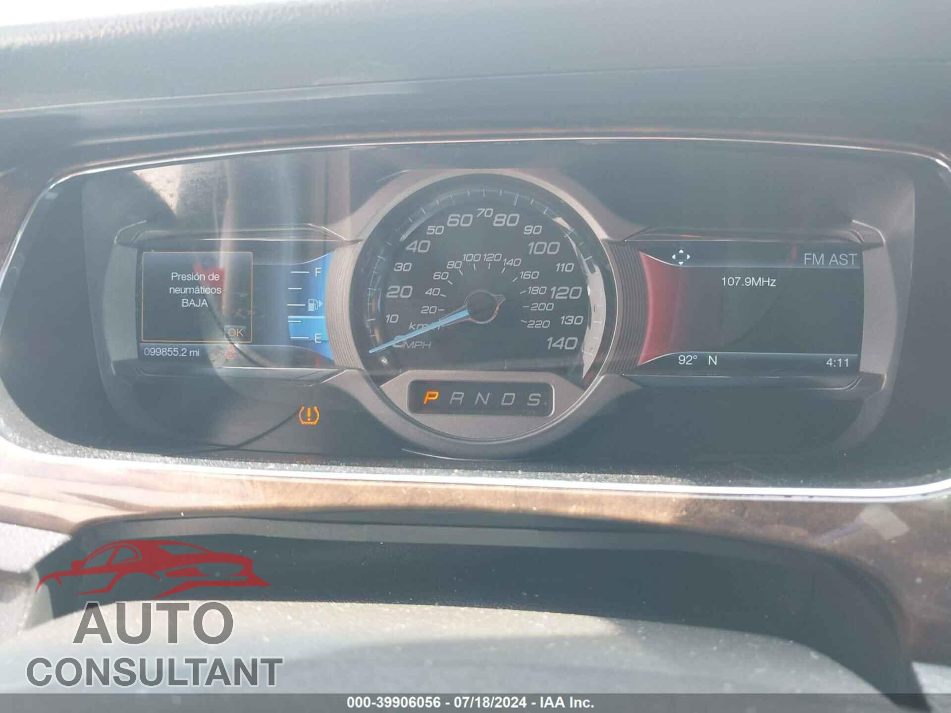 FORD TAURUS 2017 - 1FAHP2F82HG104683