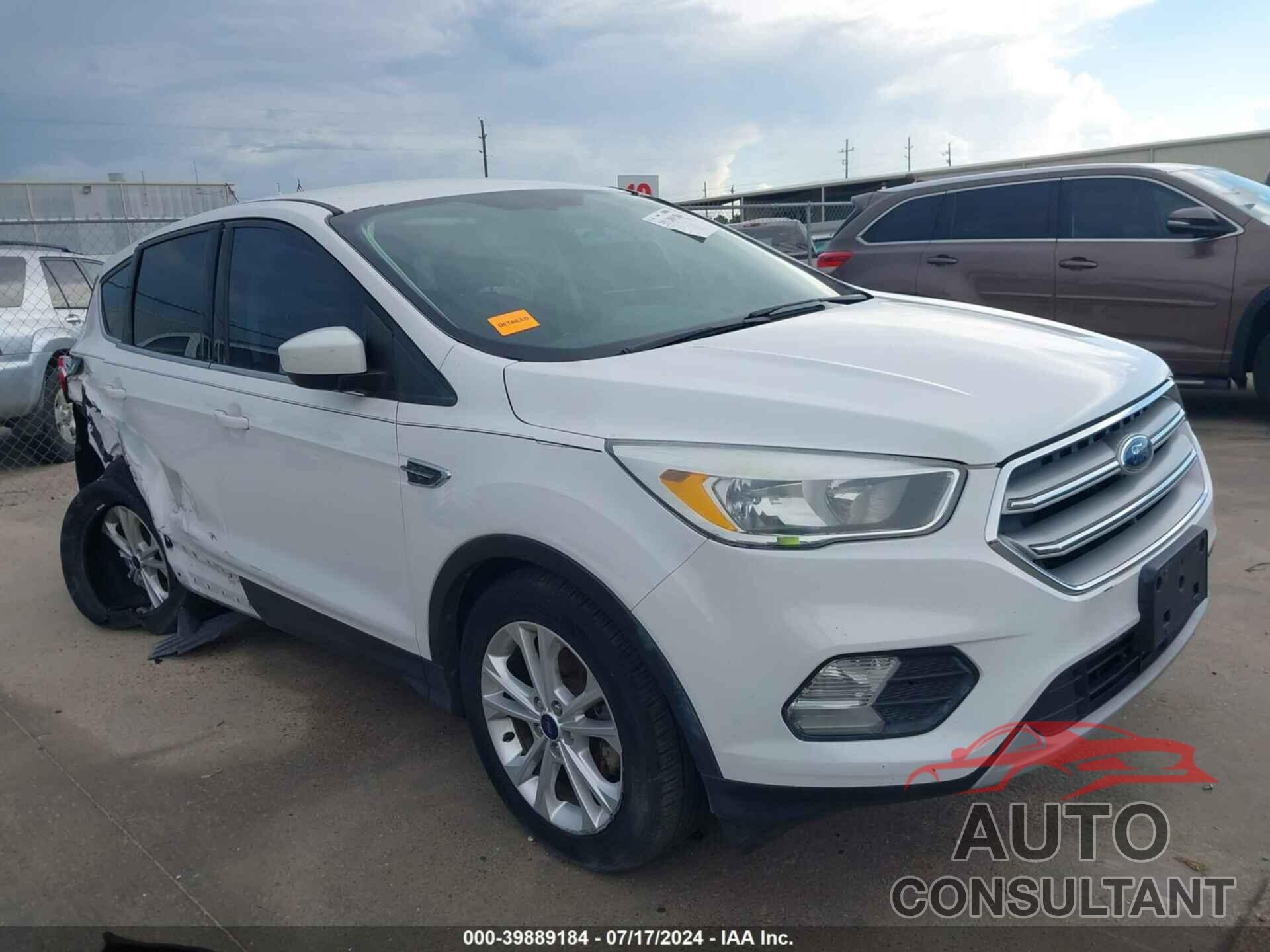 FORD ESCAPE 2017 - 1FMCU0GD1HUB21355