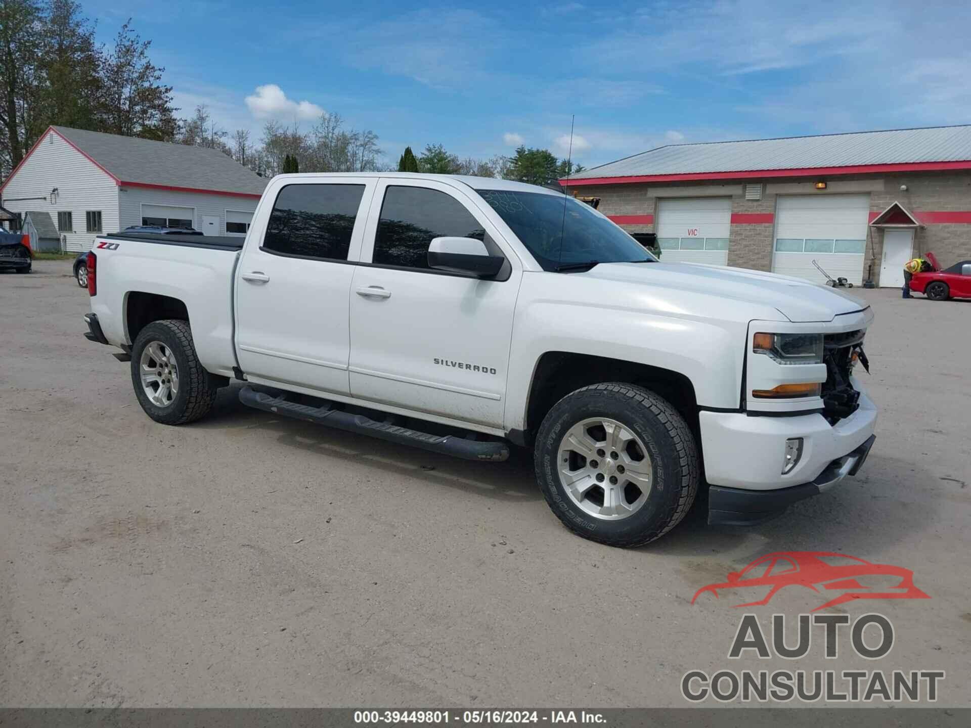 CHEVROLET SILVERADO 1500 2018 - 3GCUKREC8JG308324