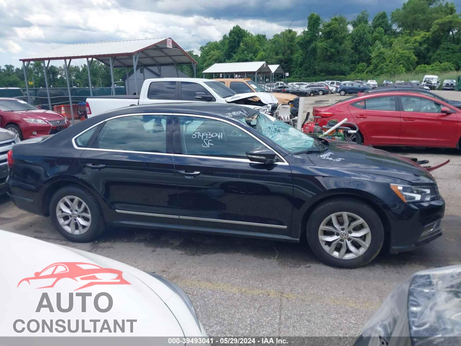 VOLKSWAGEN PASSAT 2017 - 1VWAT7A38HC062928