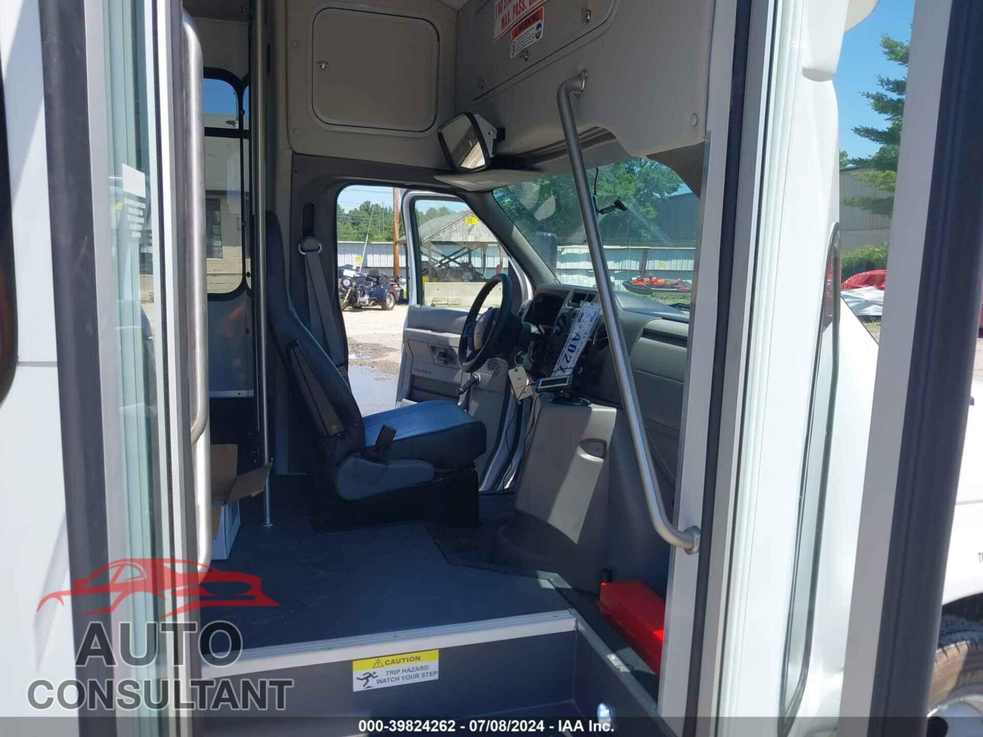 FORD E-450 CUTAWAY 2025 - 1FDFE4FN8SDD03699