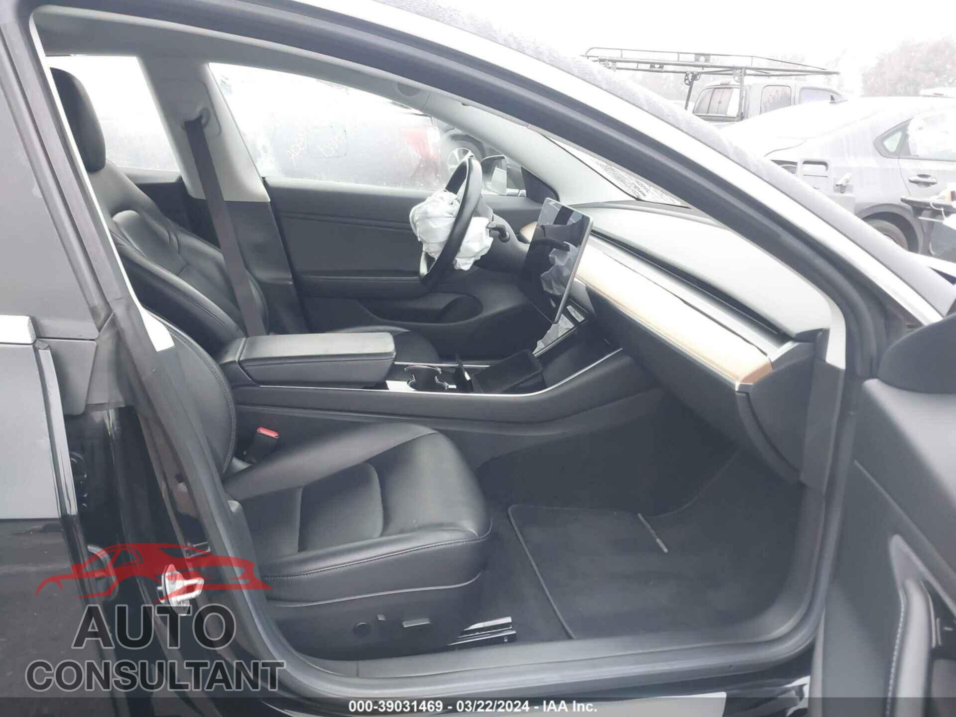 TESLA MODEL 3 2018 - 5YJ3E1EA4JF070948
