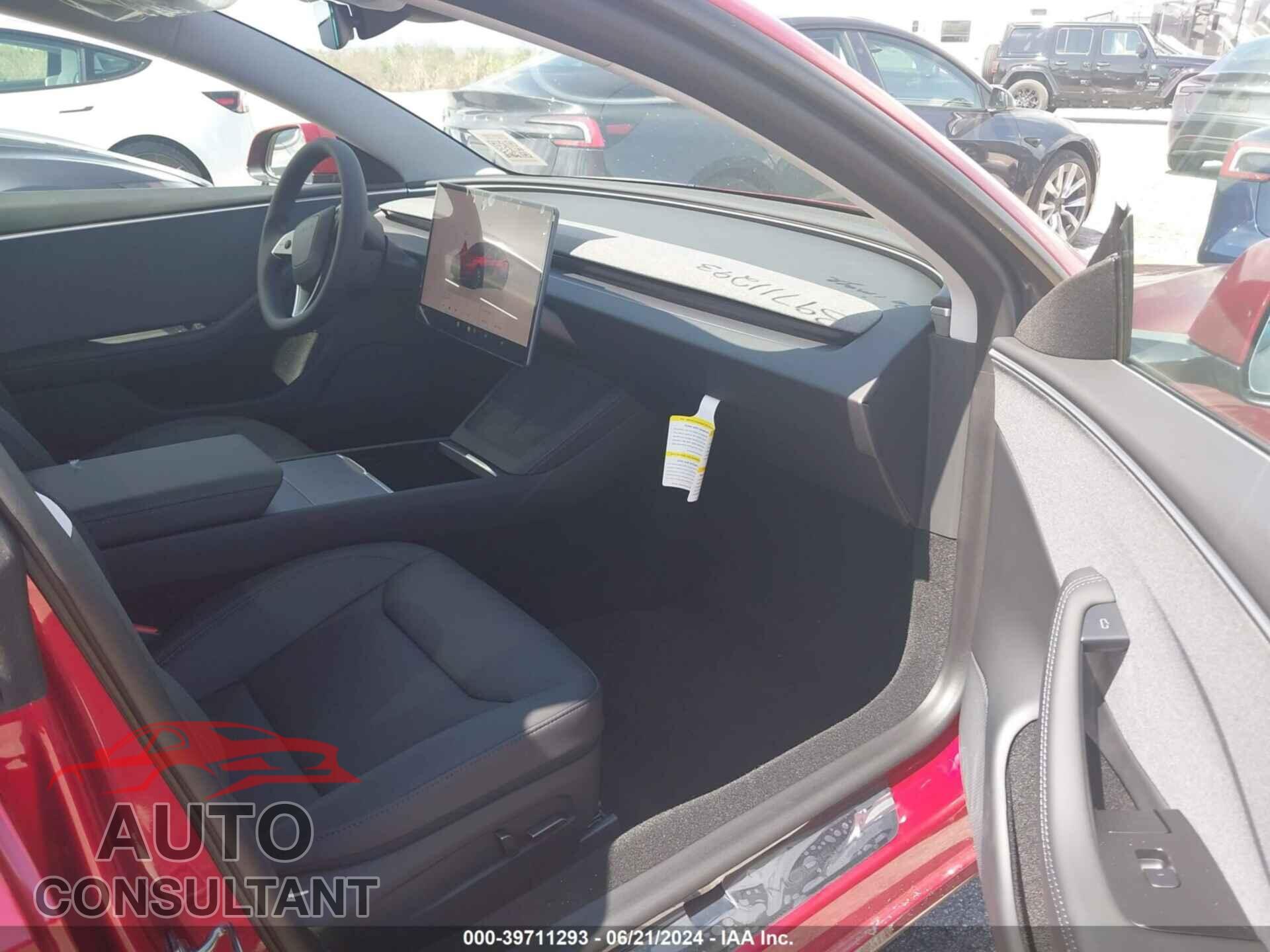TESLA MODEL 3 2024 - 5YJ3E1EA5RF752605