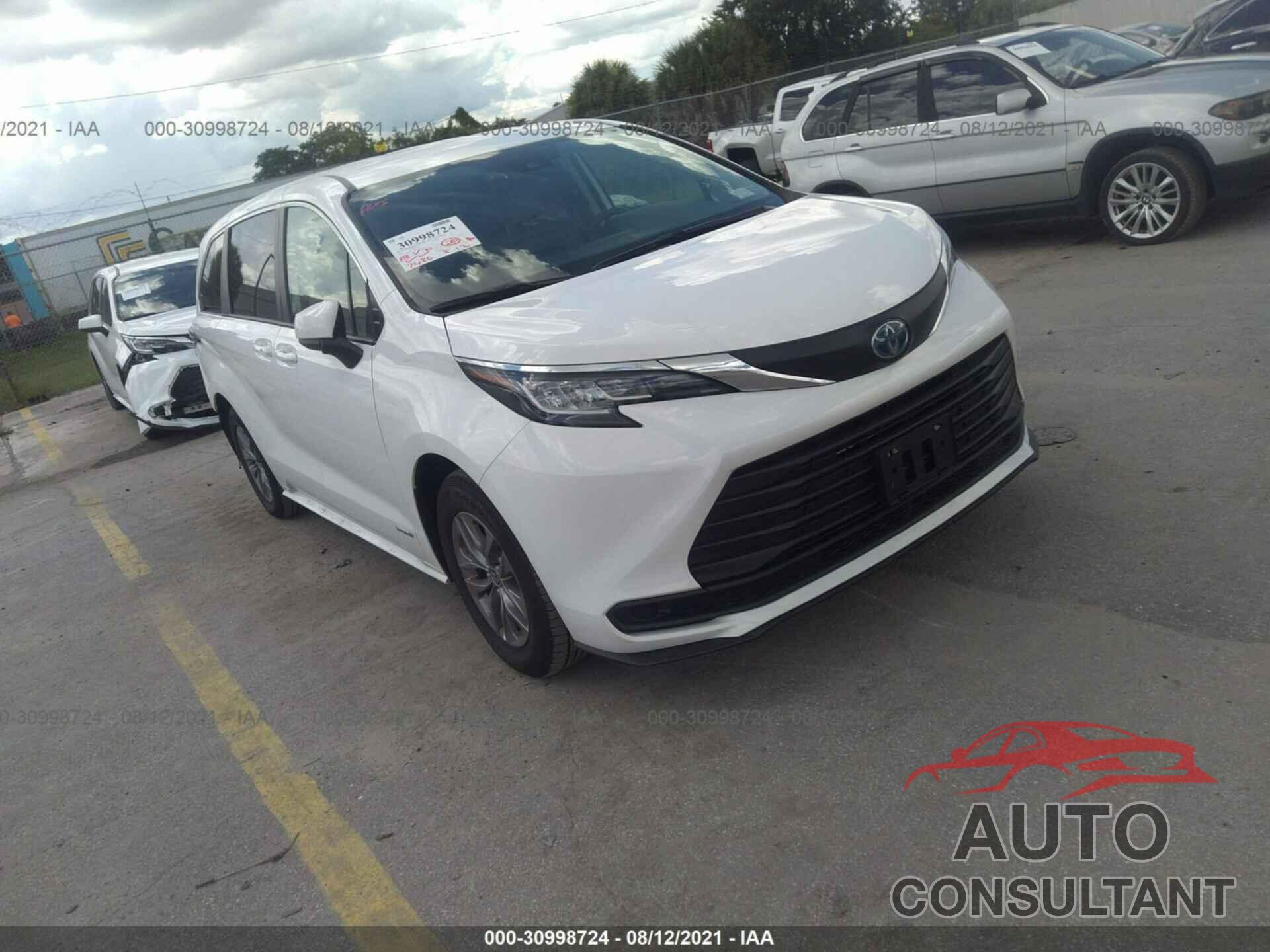 TOYOTA SIENNA 2021 - 5TDKRKECXMS042577