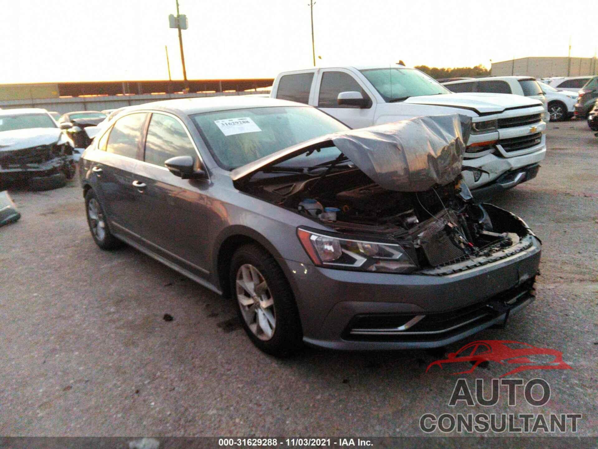 VOLKSWAGEN PASSAT 2017 - 1VWAT7A30HC031415