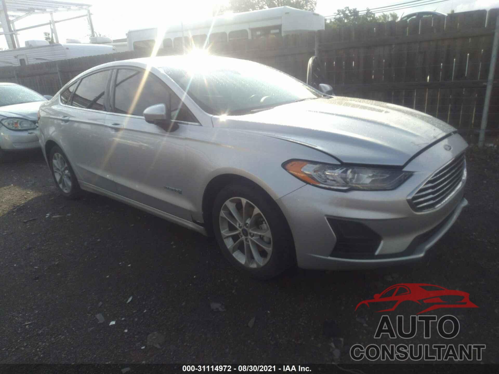 FORD FUSION HYBRID 2019 - 3FA6P0LU3KR124597