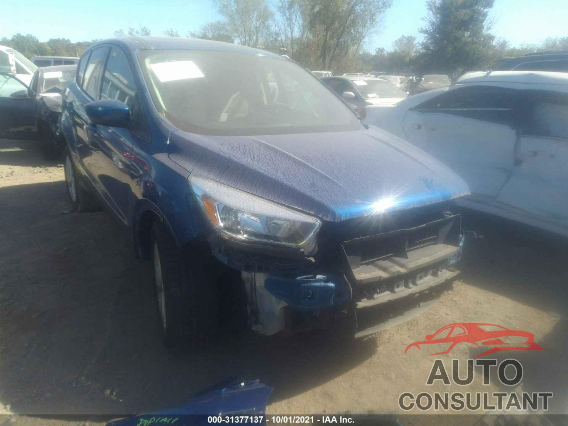 FORD ESCAPE 2017 - 1FMCU0GD8HUD37140