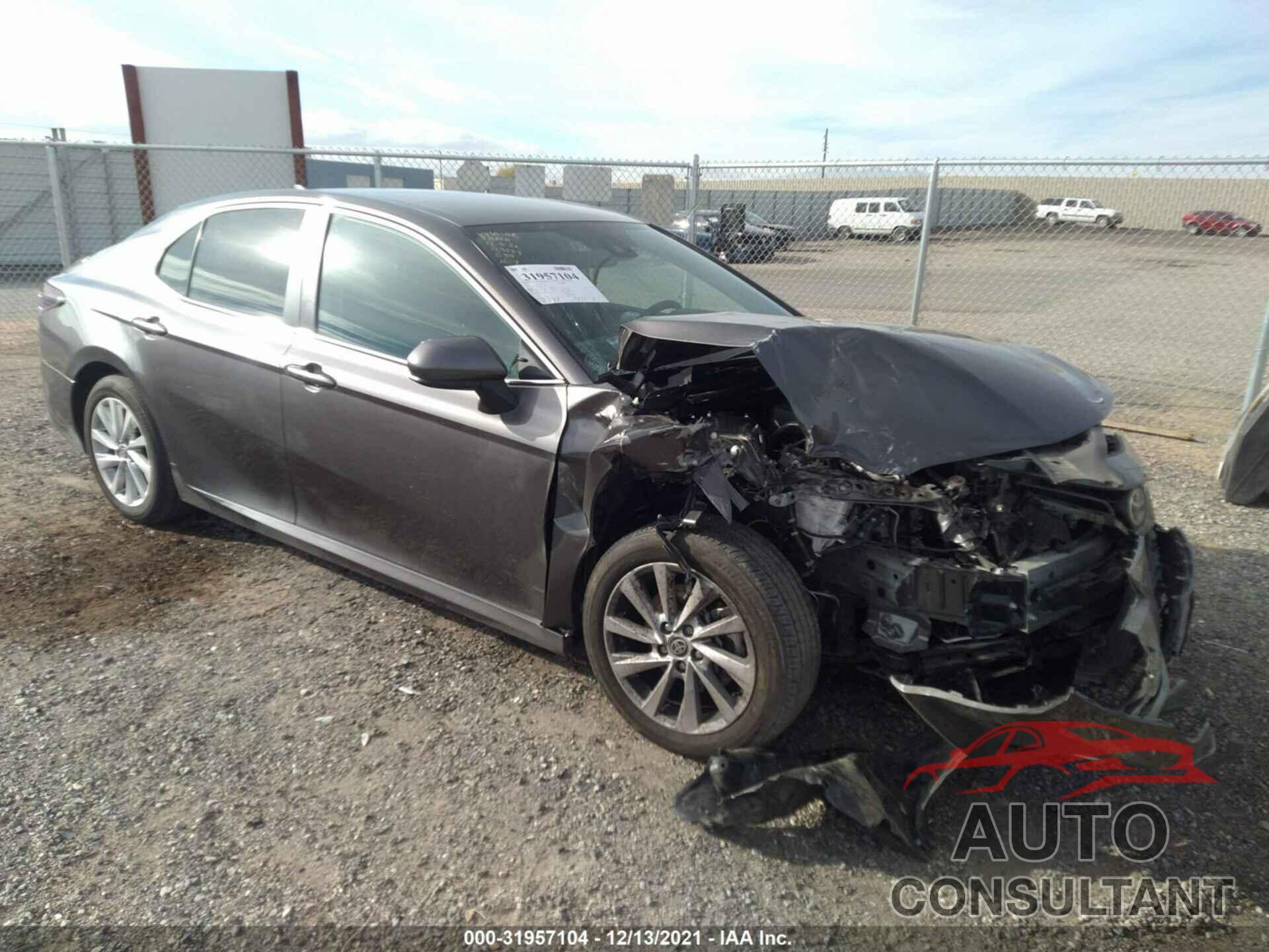 TOYOTA CAMRY 2021 - 4T1C11AK5MU462810