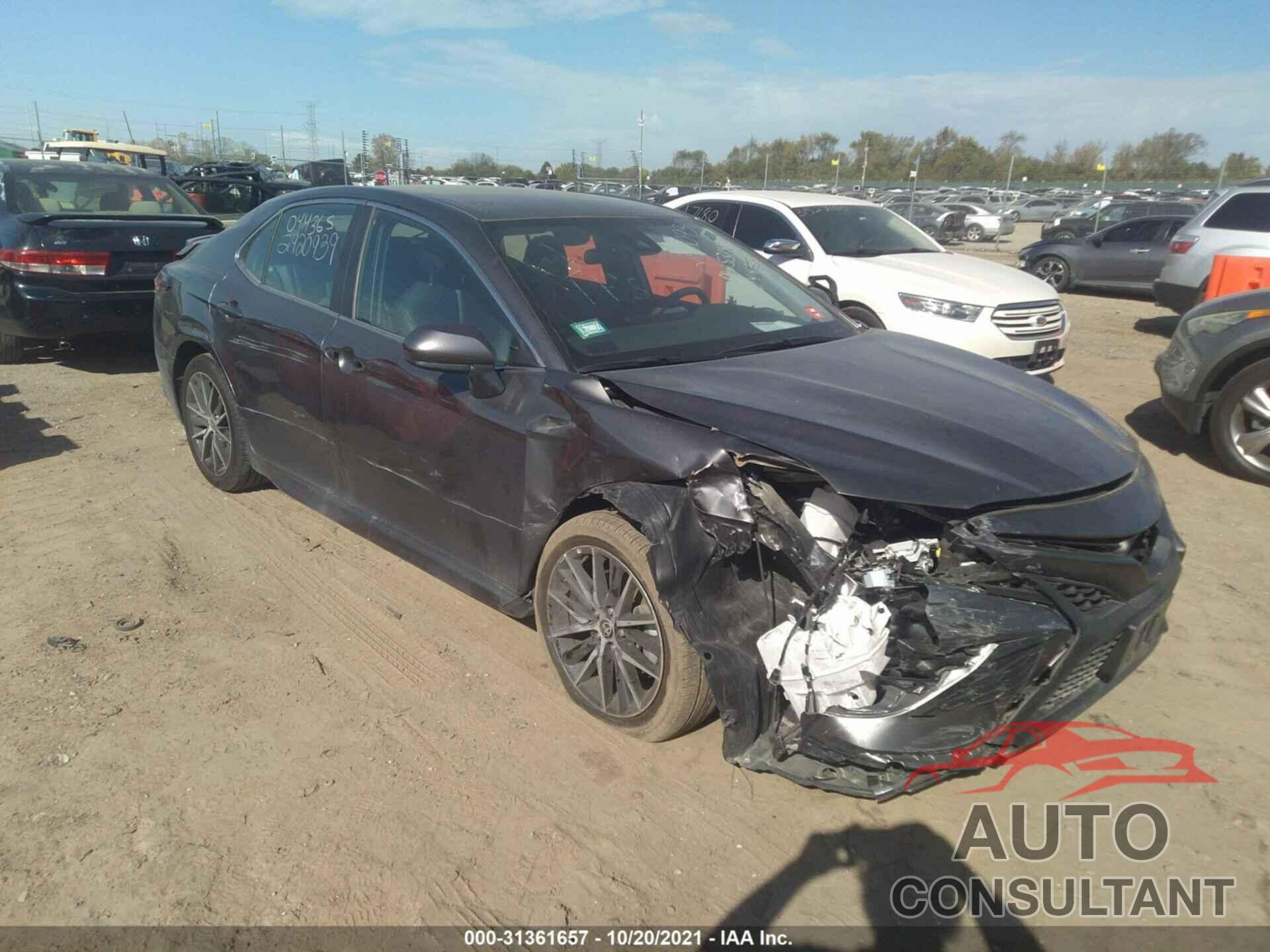 TOYOTA CAMRY 2021 - 4T1G11AK8MU531488