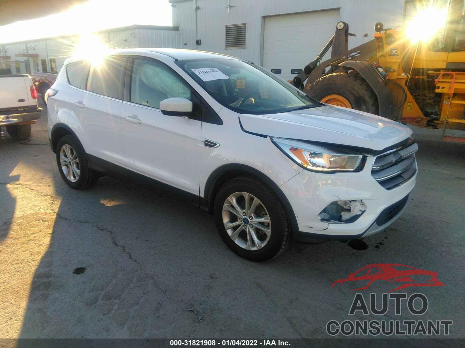 FORD ESCAPE 2017 - 1FMCU0GD8HUE63367