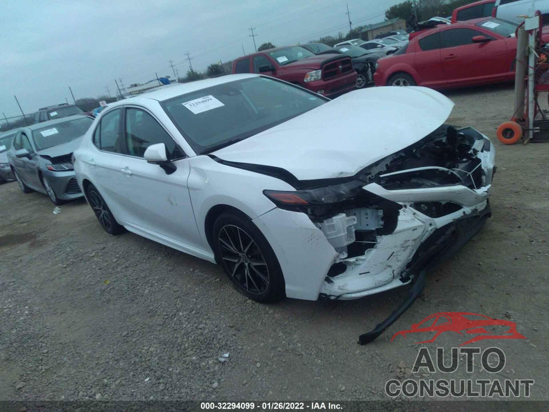 TOYOTA CAMRY 2022 - 4T1G11AKXNU619007