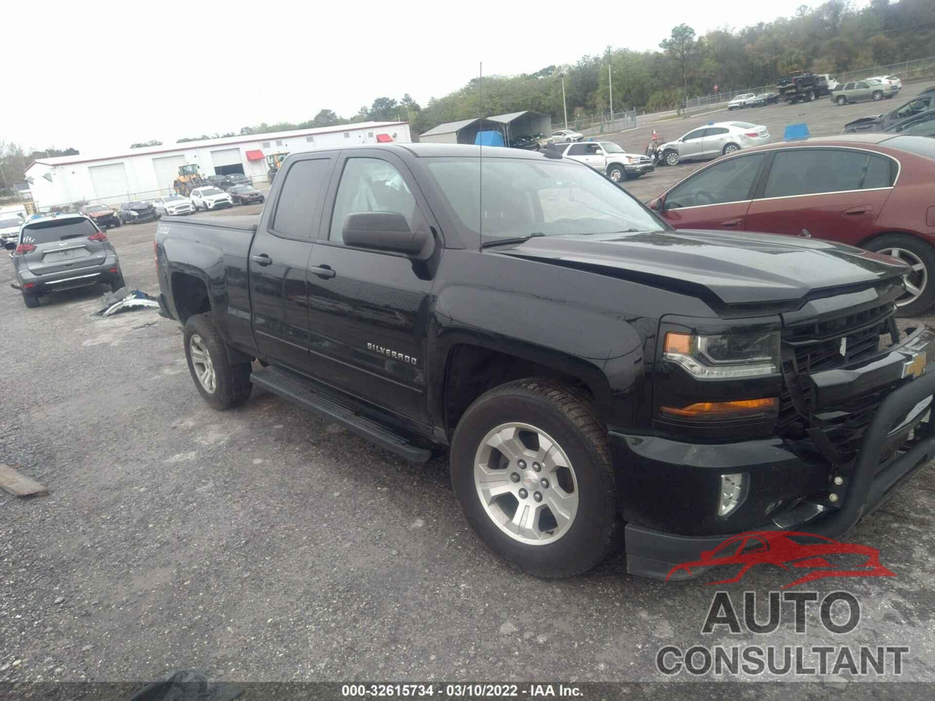 CHEVROLET SILVERADO 1500 2017 - 1GCVKREC6HZ364356