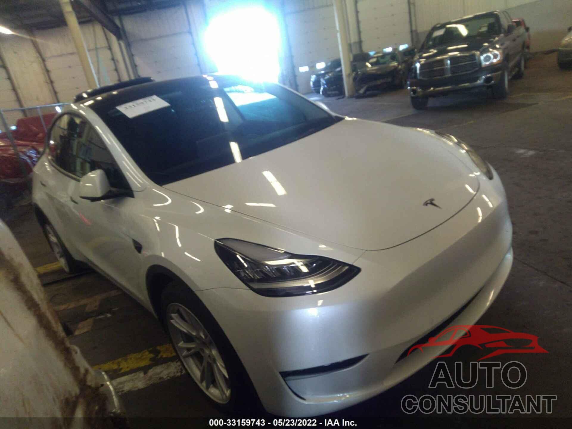 TESLA MODEL Y 2021 - 5YJYGDEE8MF214199