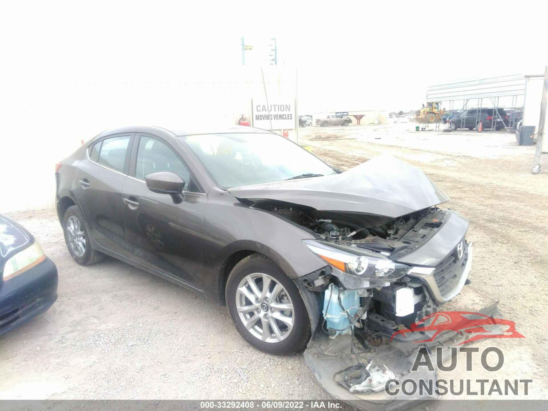 MAZDA MAZDA3 4-DOOR 2017 - JM1BN1U7XH1102516