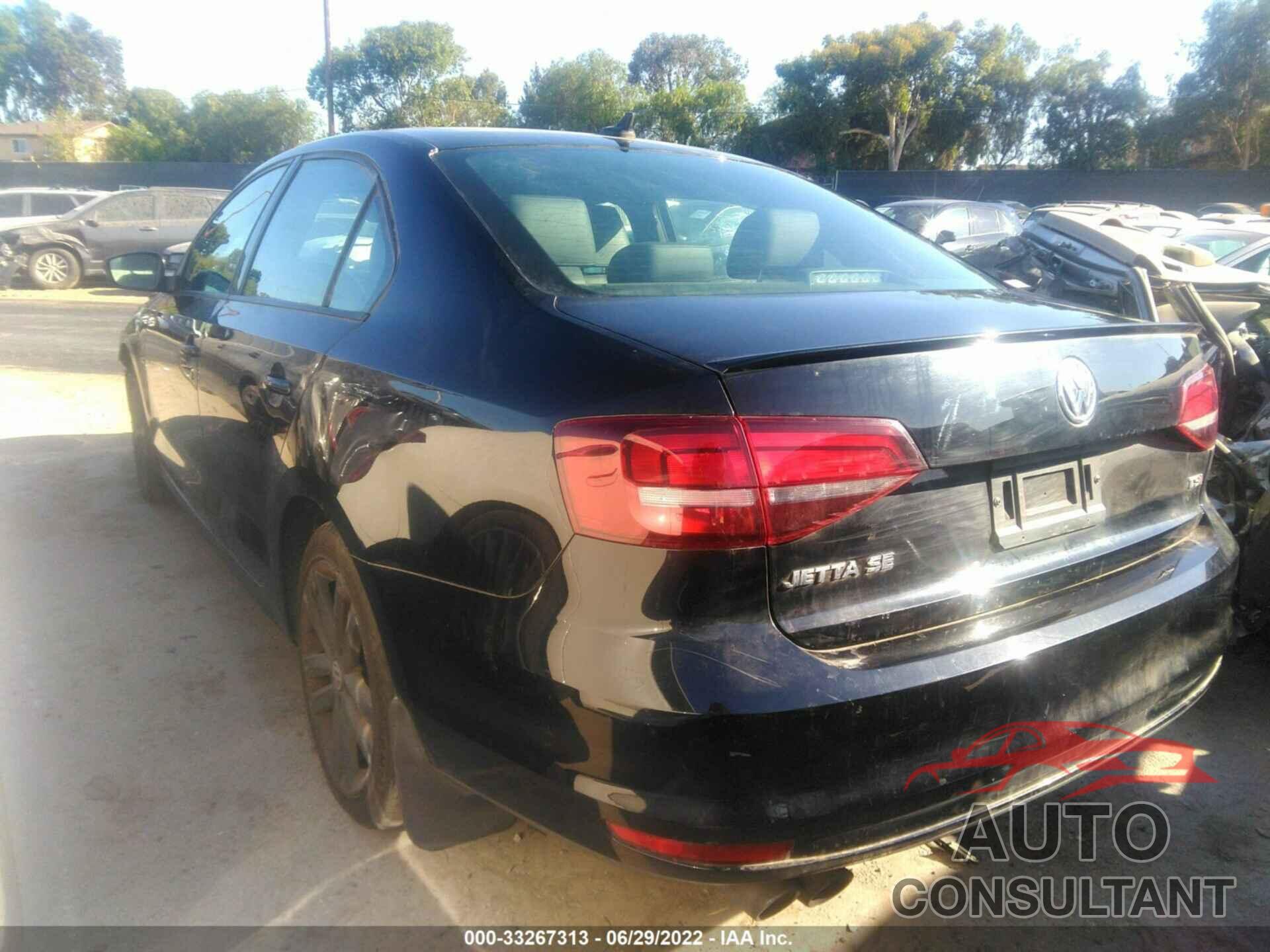 VOLKSWAGEN JETTA 2018 - 3VWD17AJ5JM224729