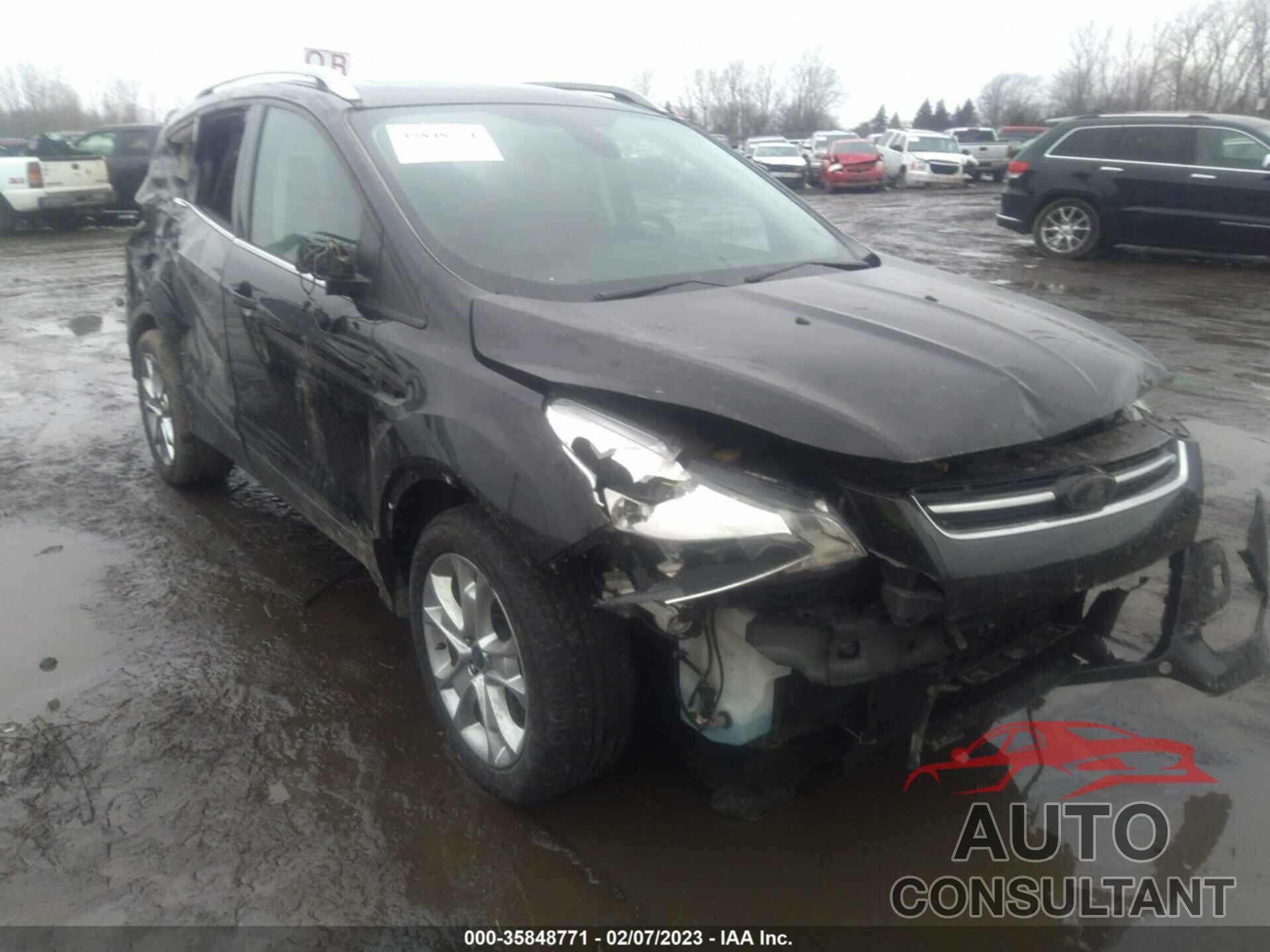 FORD ESCAPE 2015 - 1FMCU9J92FUA50740