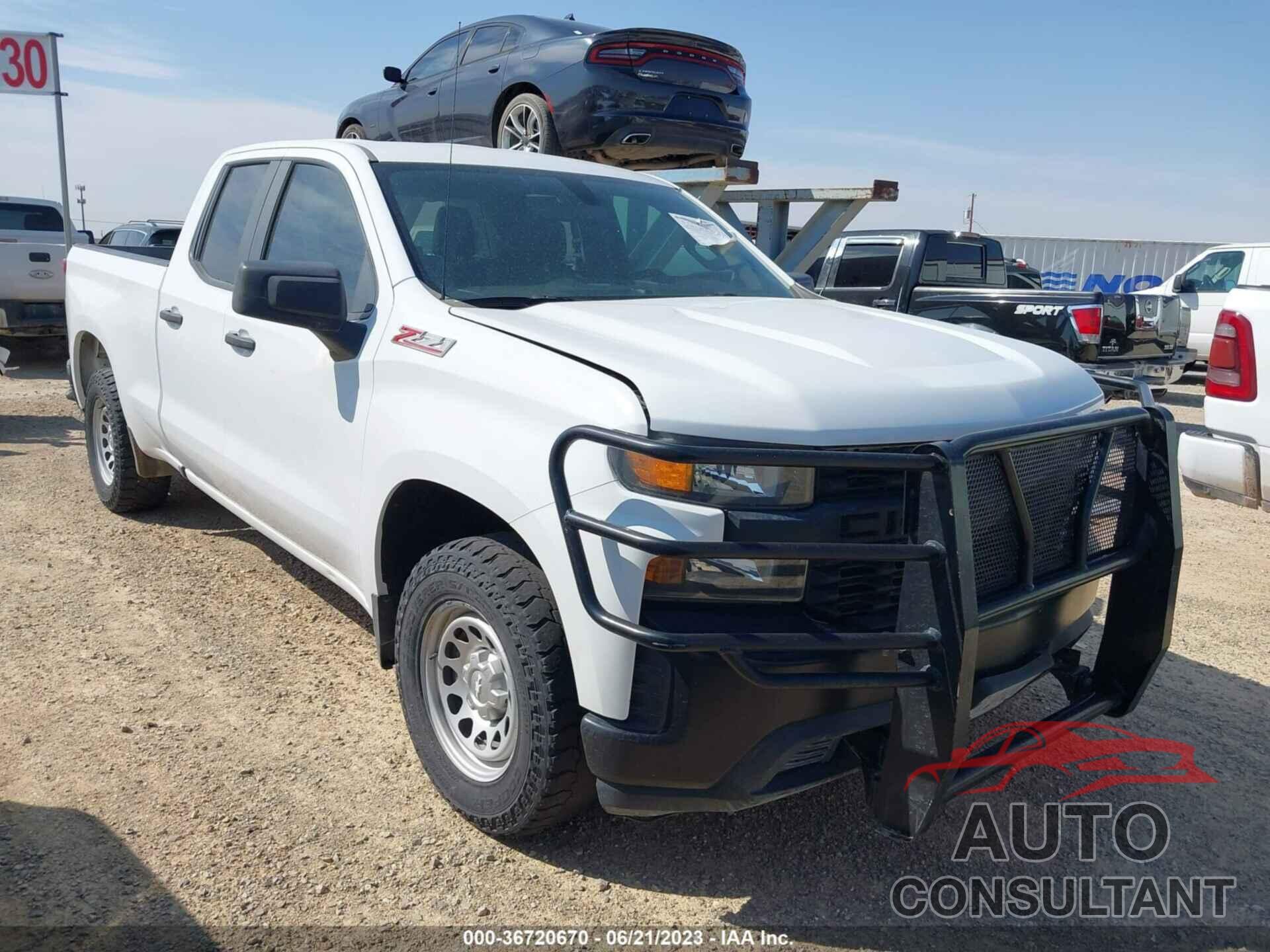 CHEVROLET SILVERADO 1500 2019 - 1GCRYAEF0KZ183644