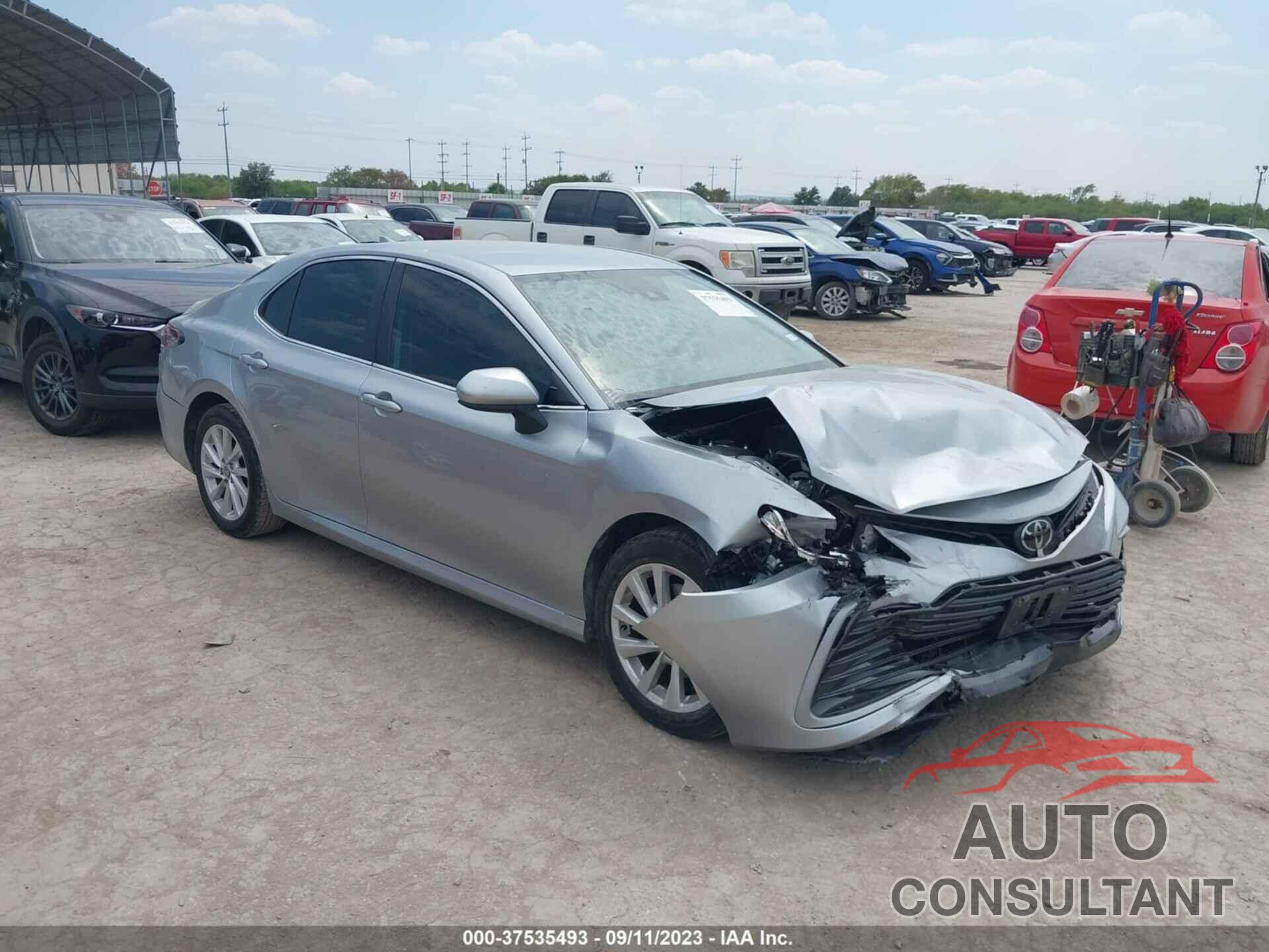 TOYOTA CAMRY 2022 - 4T1C11AK6NU692311