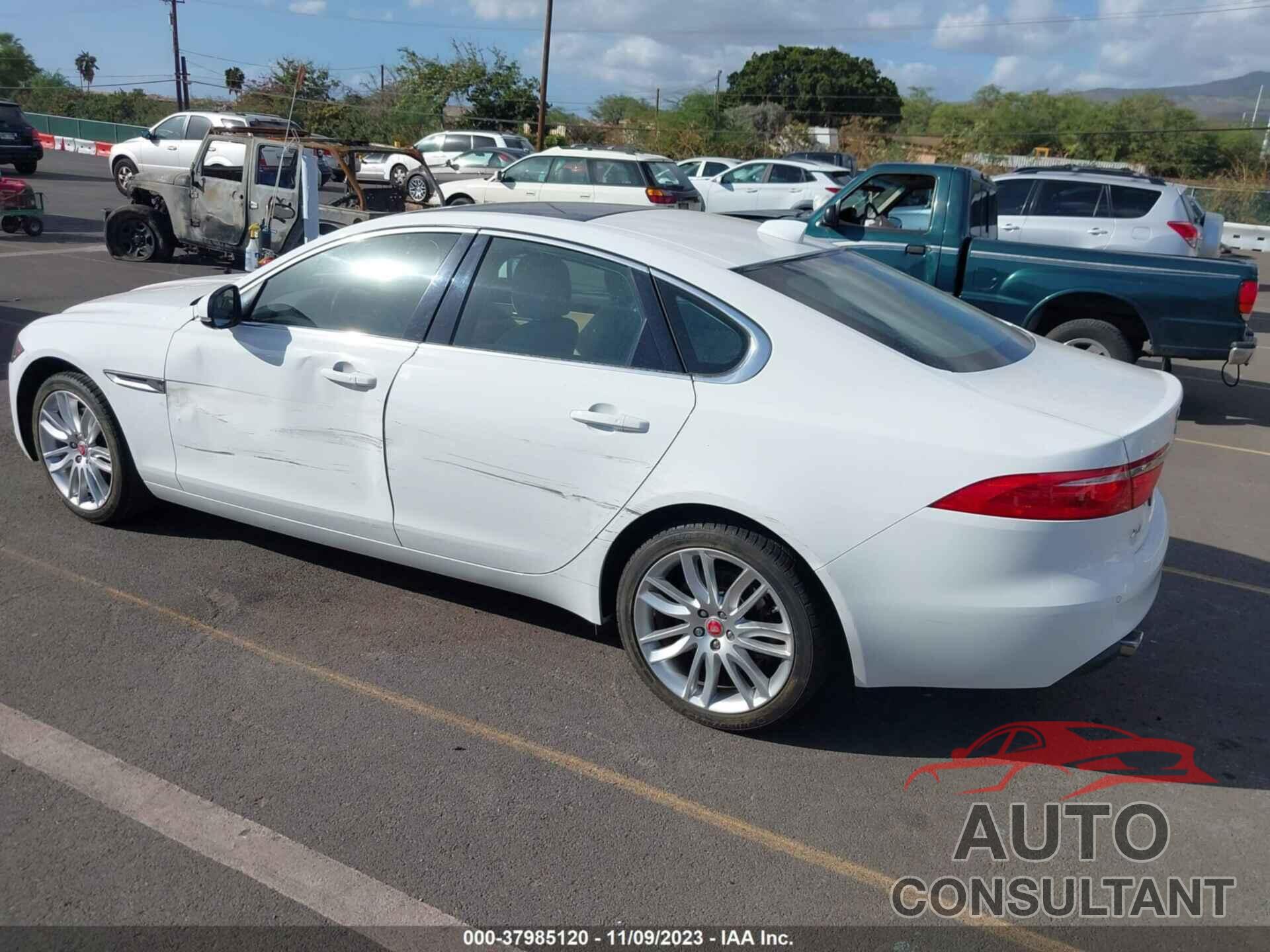 JAGUAR XF 2017 - SAJBE4BV8HCY34300