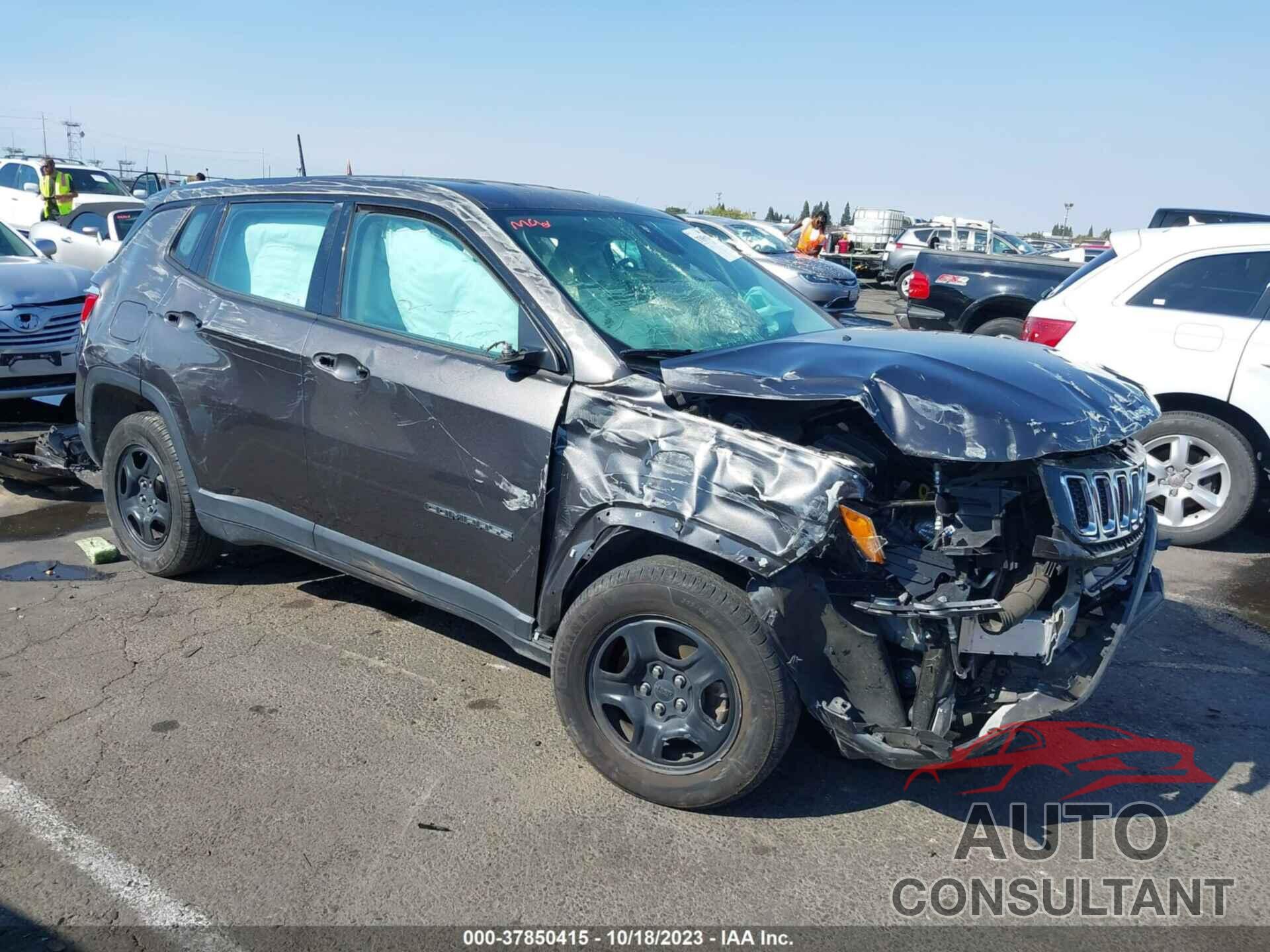 JEEP COMPASS 2018 - 3C4NJCAB4JT502650