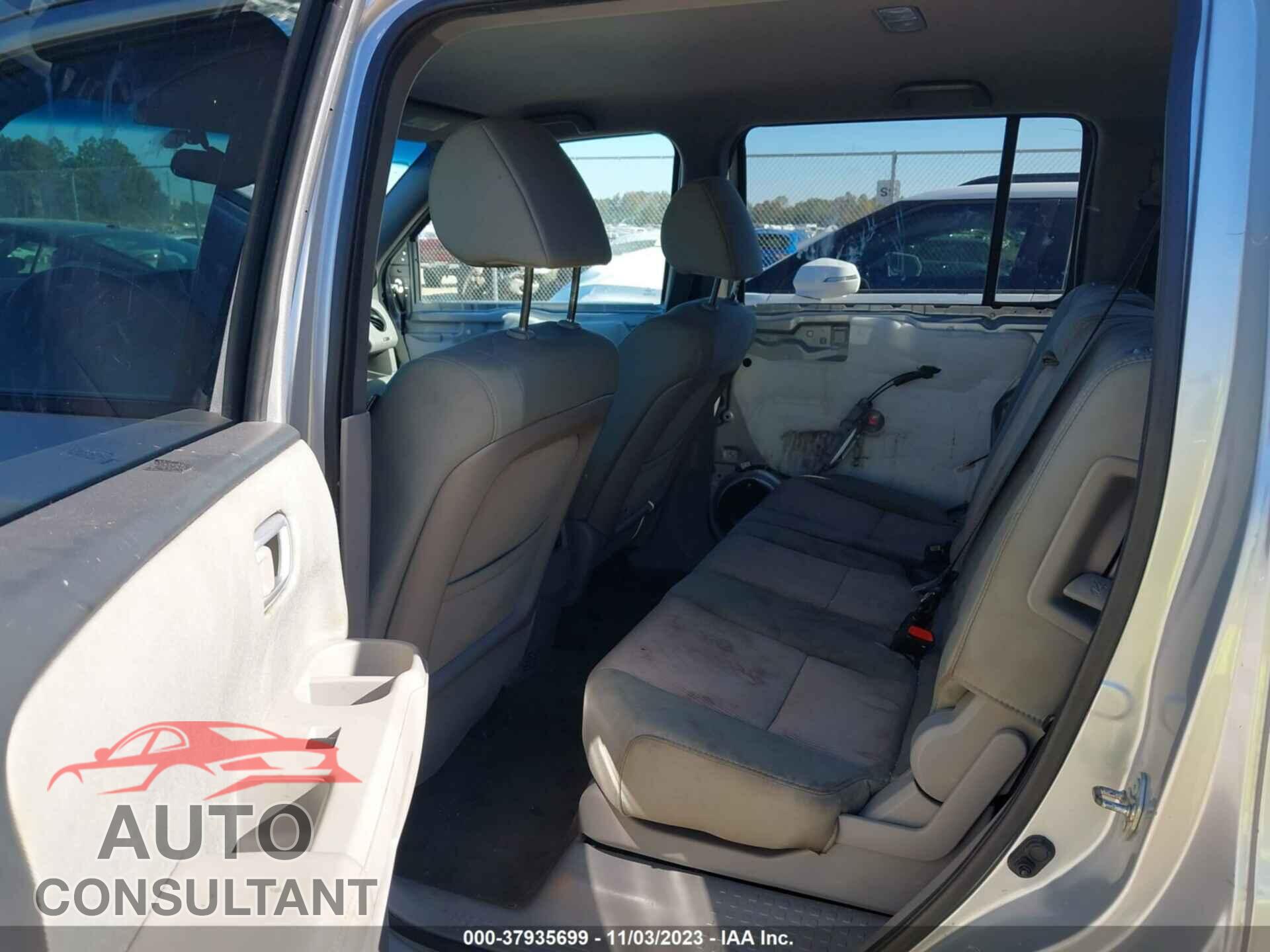HONDA PILOT 2015 - 5FNYF3H45FB002475