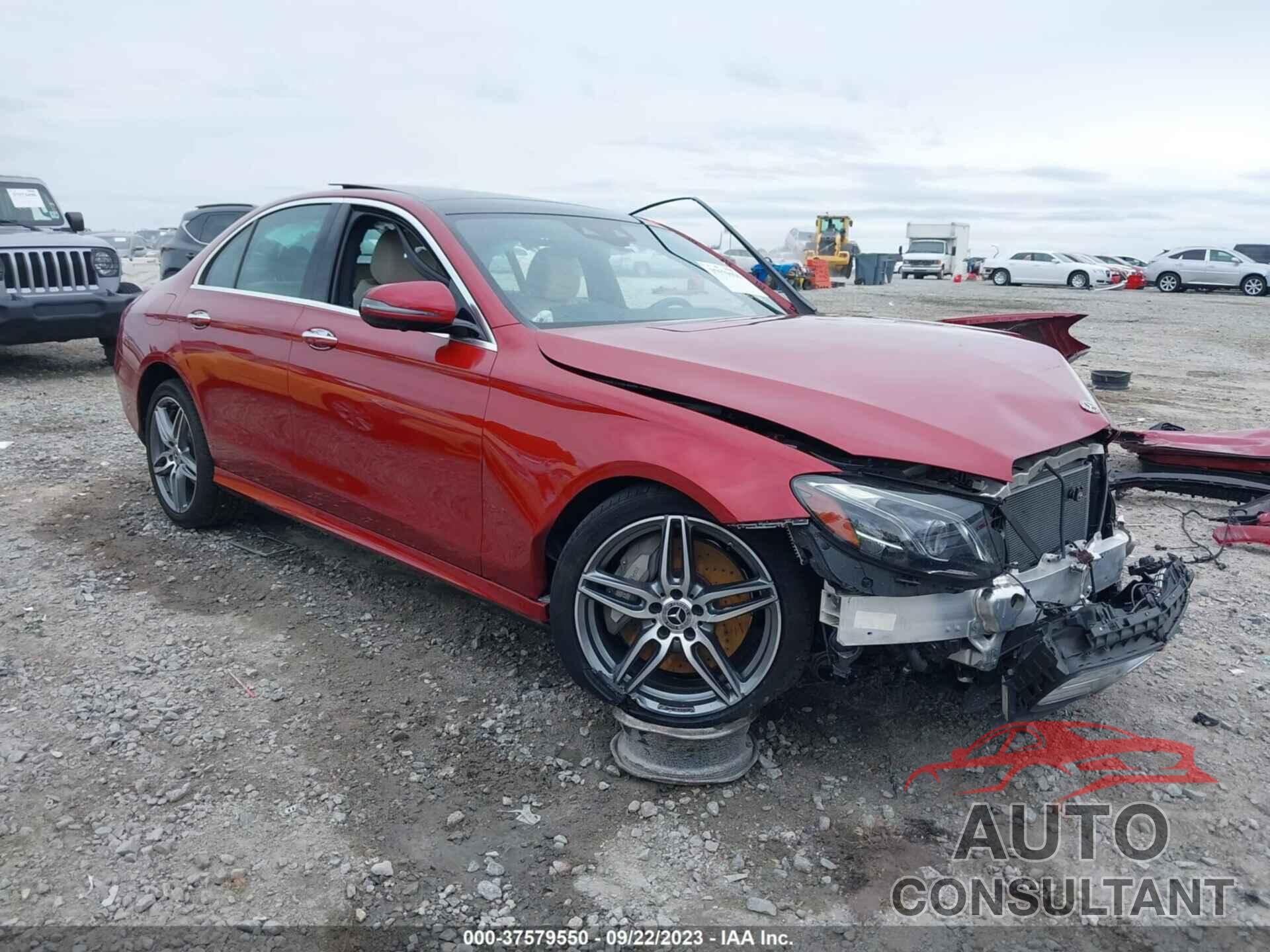 MERCEDES-BENZ E 300 2019 - WDDZF4JB5KA563609