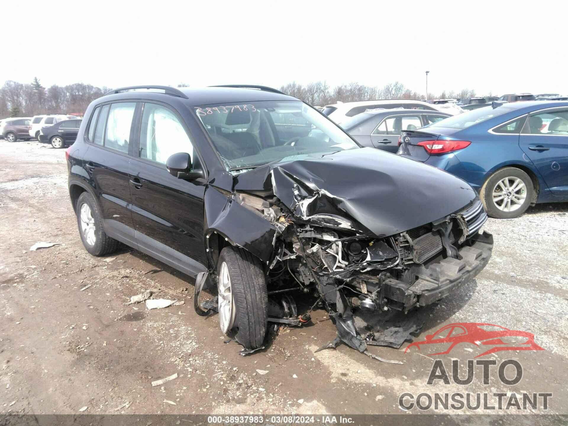 VOLKSWAGEN TIGUAN 2017 - WVGBV7AX5HK005849