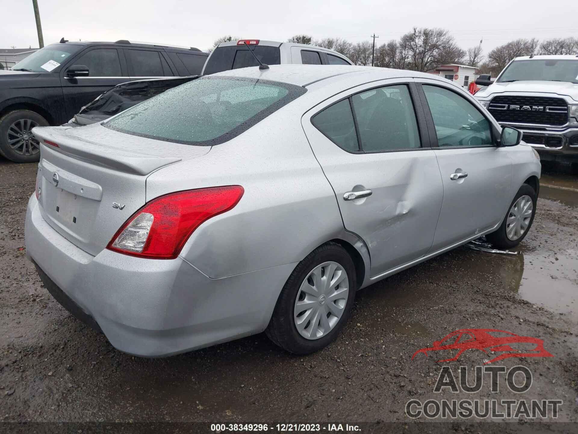 NISSAN VERSA 2018 - 3N1CN7AP2JK431634