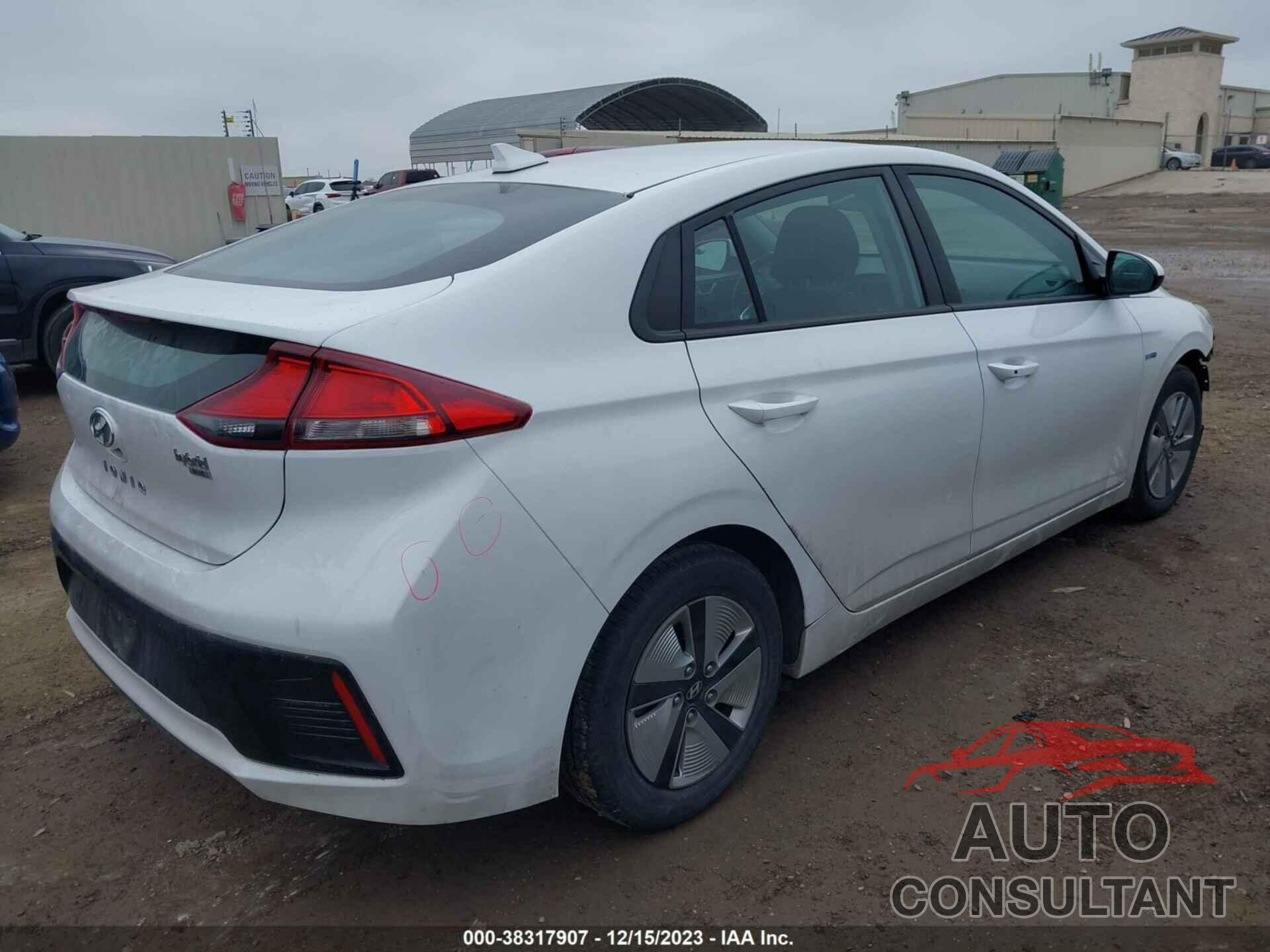 HYUNDAI IONIQ 2017 - KMHC65LC8HU037344