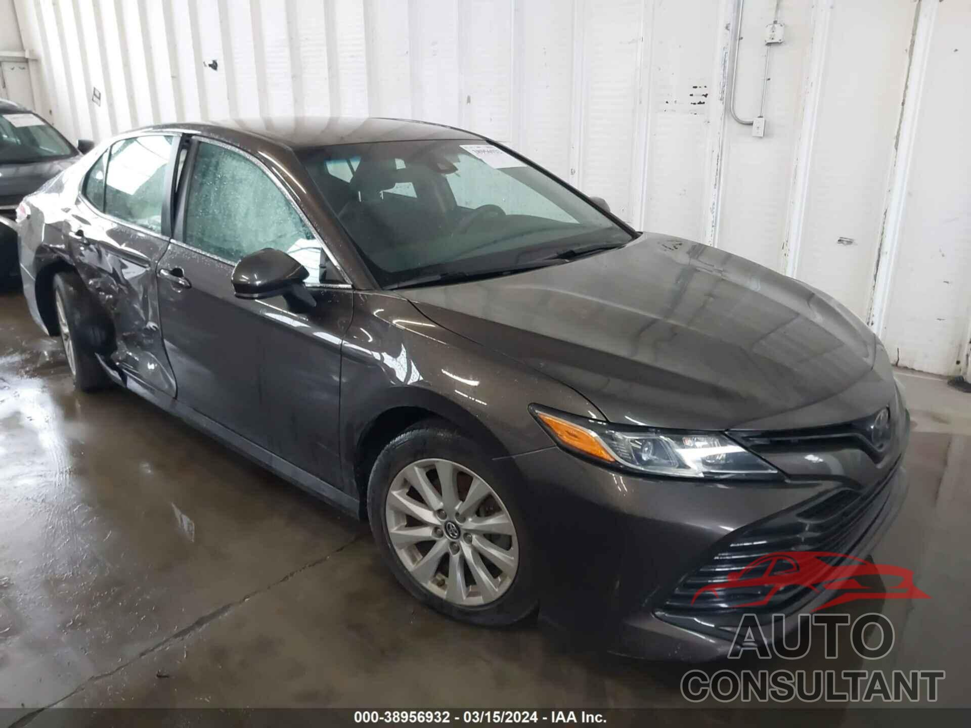 TOYOTA CAMRY 2018 - 4T1B11HK0JU651457