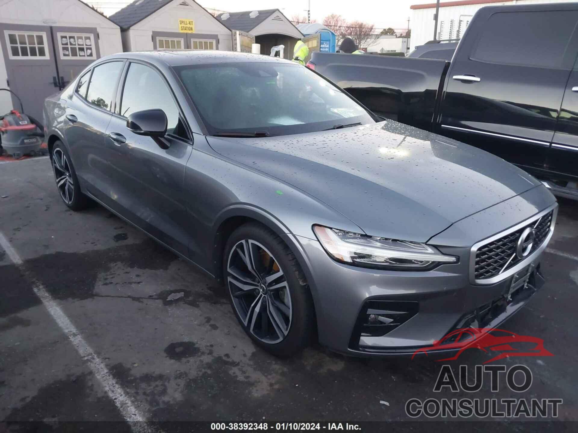 VOLVO S60 2019 - 7JRA22TM2KG017032