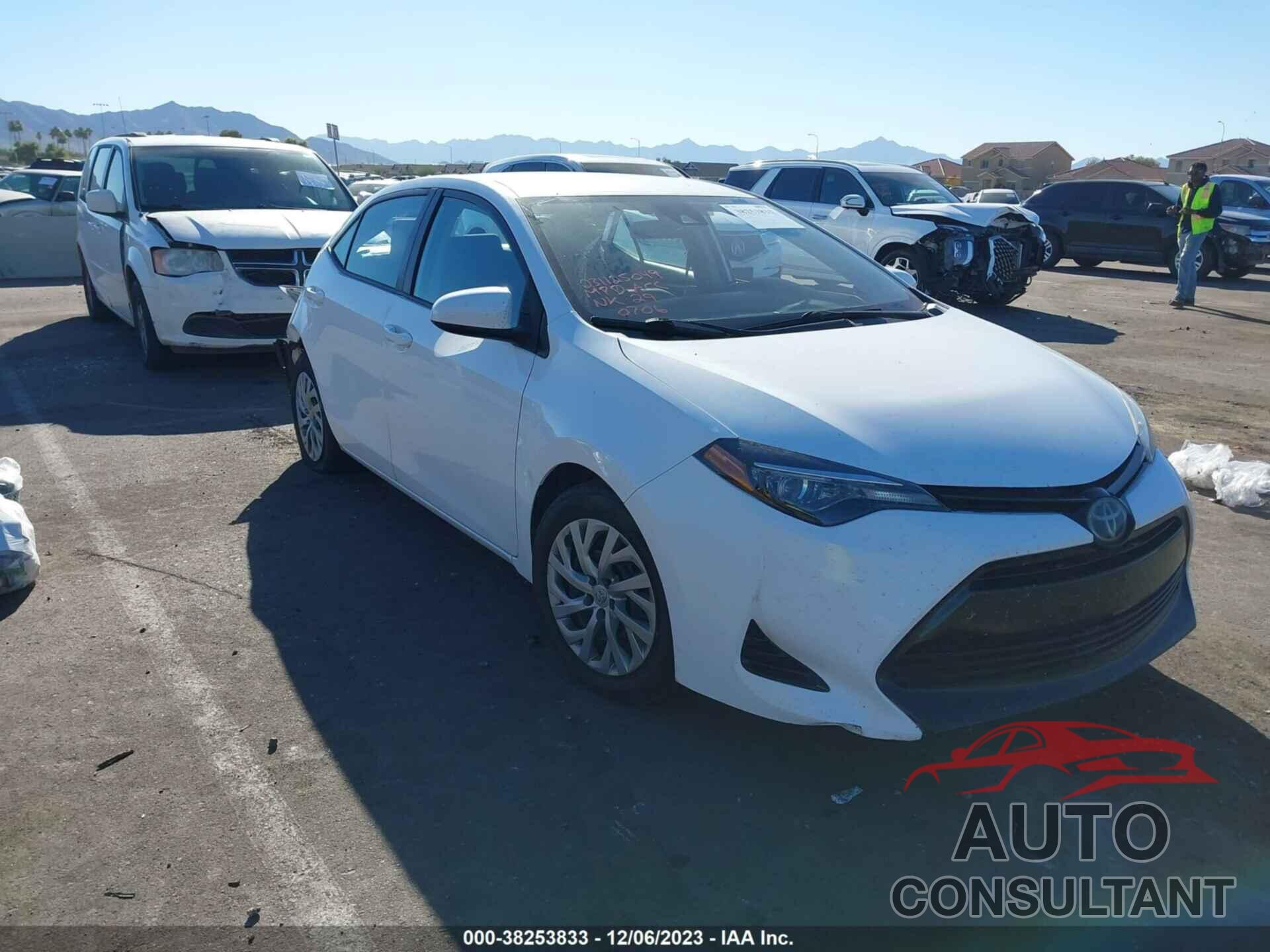 TOYOTA COROLLA 2018 - 2T1BURHE8JC080706