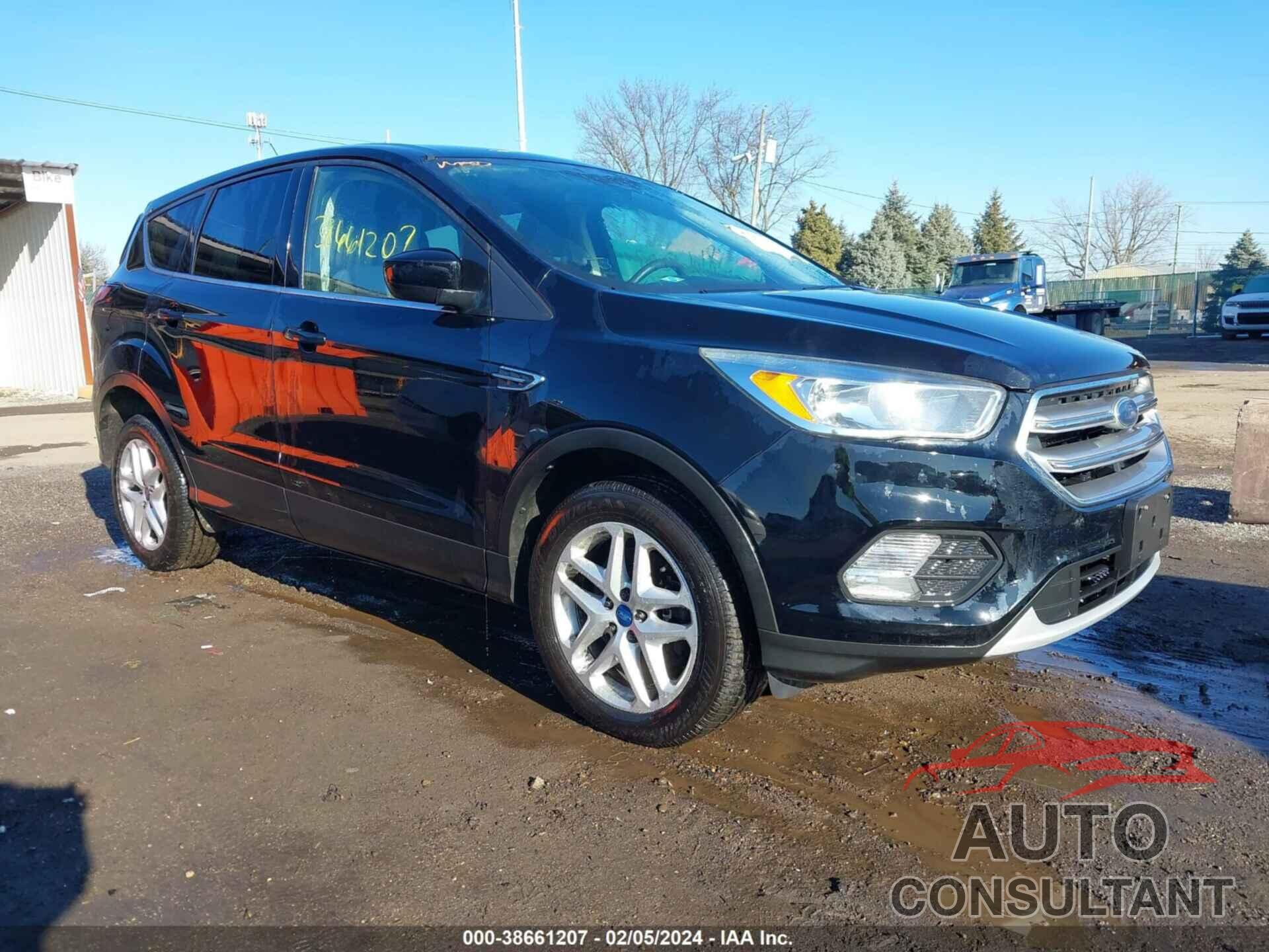 FORD ESCAPE 2017 - 1FMCU9G92HUC88985