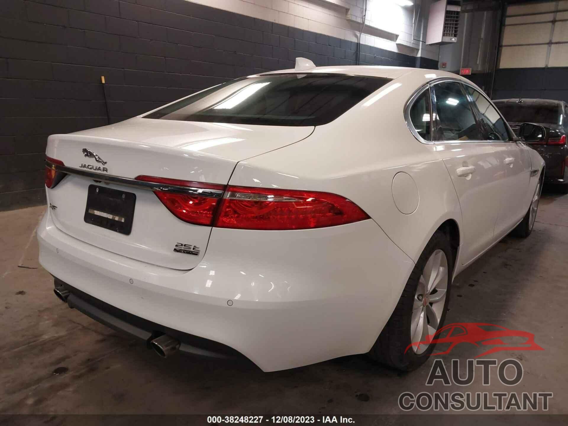 JAGUAR XF 2018 - SAJBJ4FX5JCY58647