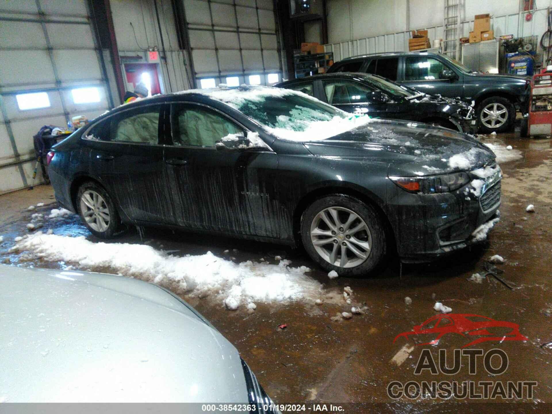 CHEVROLET MALIBU 2018 - 1G1ZD5ST5JF235890