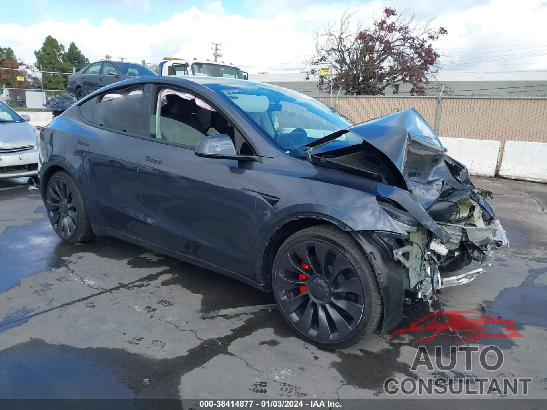 TESLA MODEL Y 2023 - 7SAYGDEF3PF740398