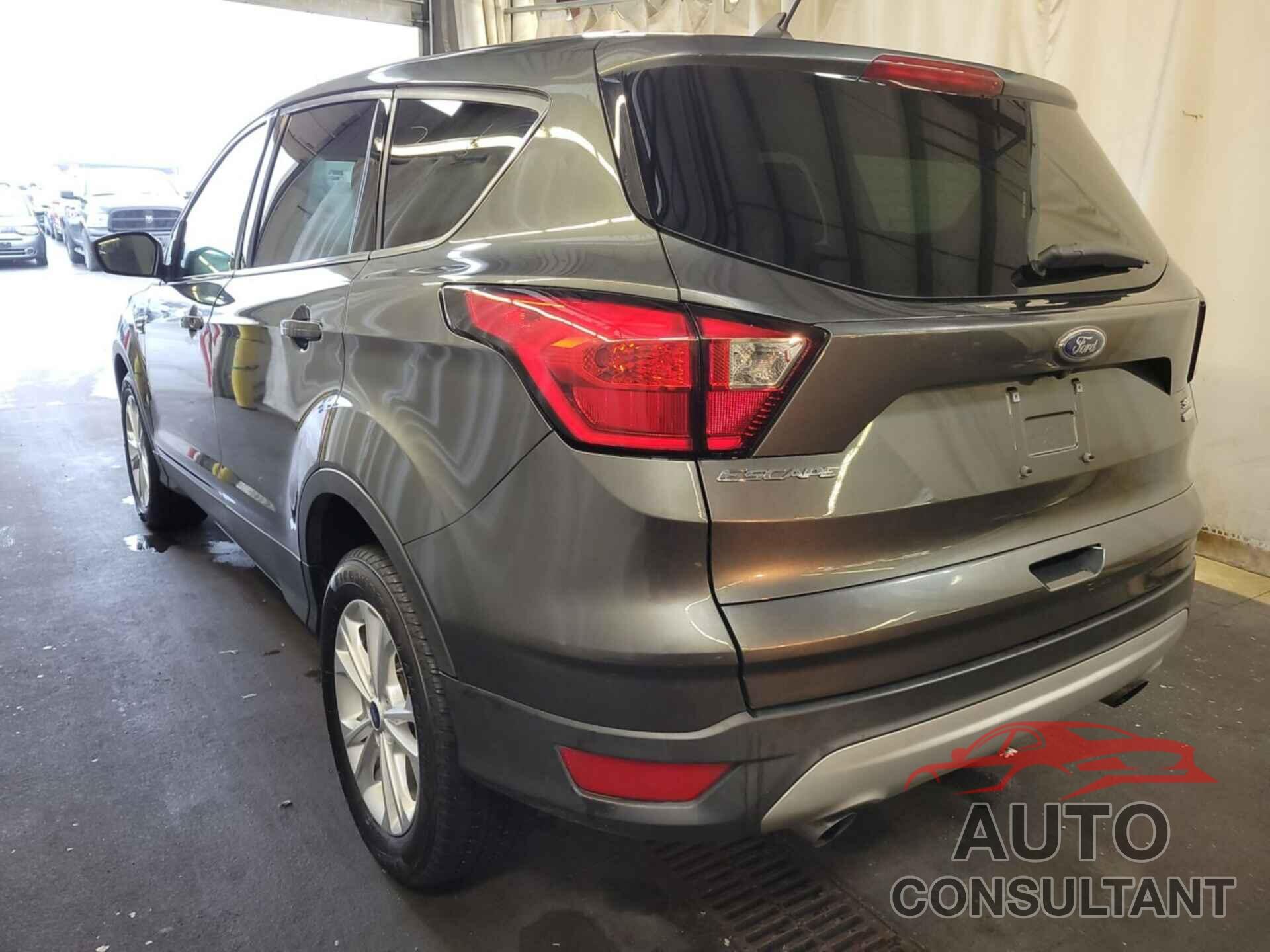 FORD ESCAPE 2019 - 1FMCU0GDXKUB82467