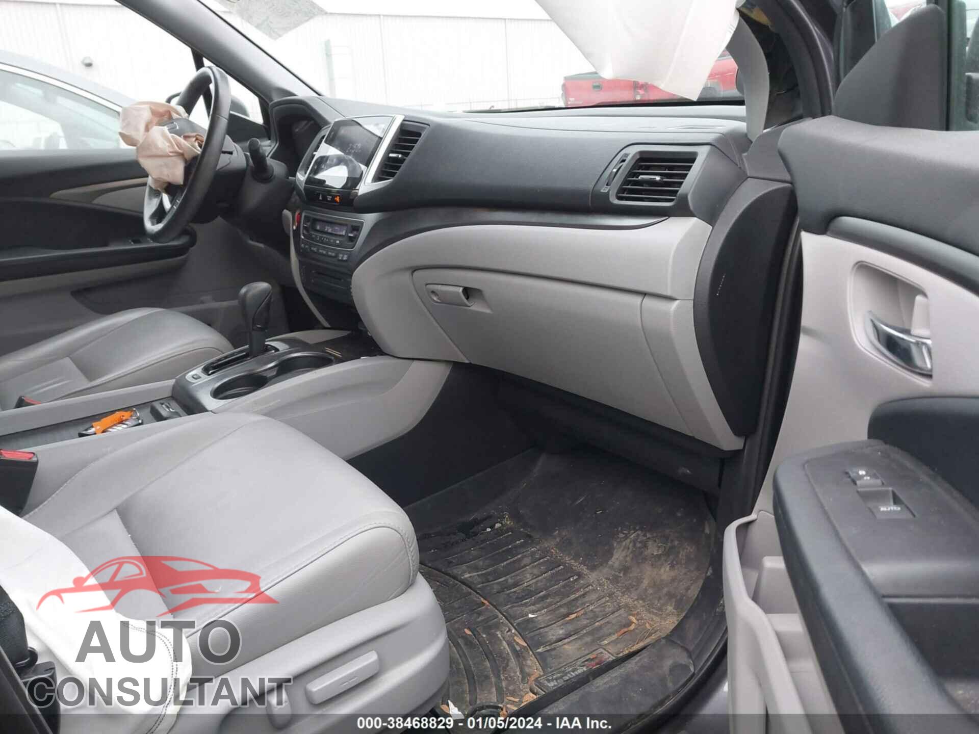 HONDA PILOT 2017 - 5FNYF6H6XHB103131