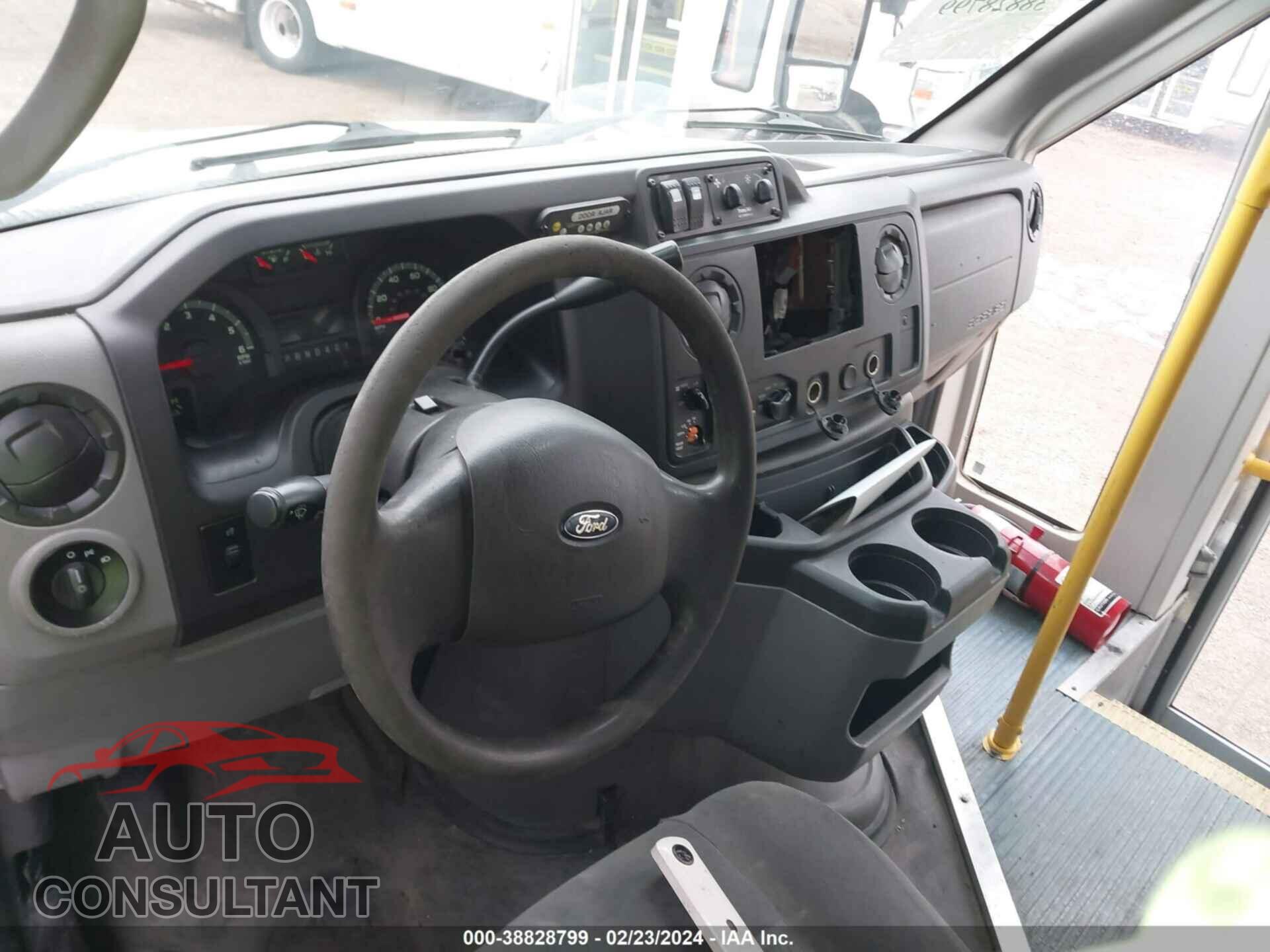 FORD E-450 CUTAWAY 2017 - 1FDFE4FS2HDC35382