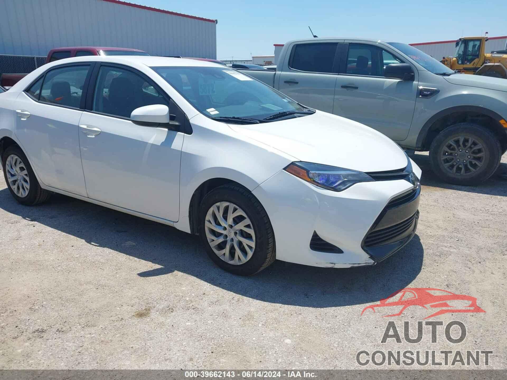 TOYOTA COROLLA 2018 - 5YFBURHE1JP840801