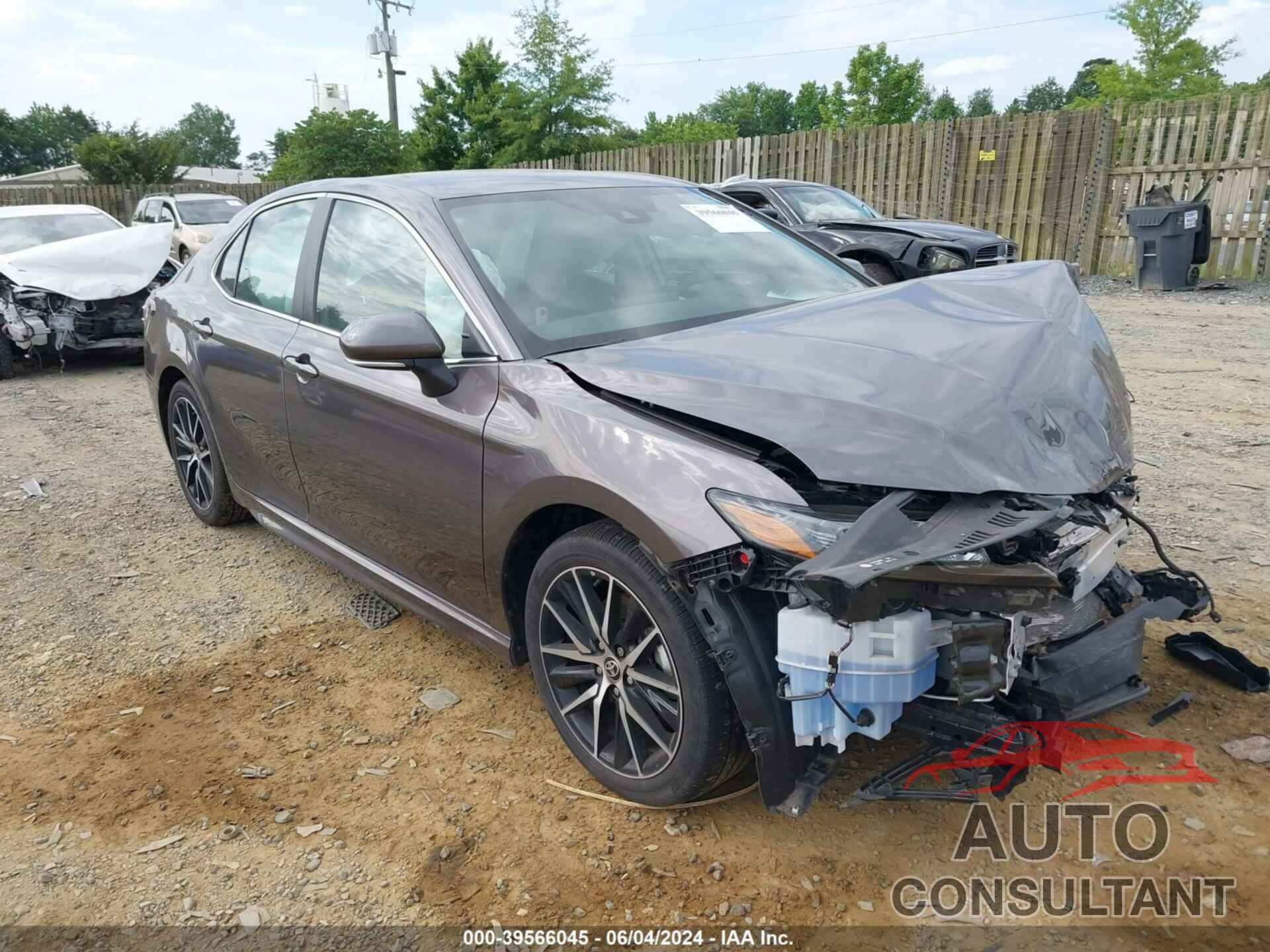 TOYOTA CAMRY 2023 - 4T1G11AK8PU760015