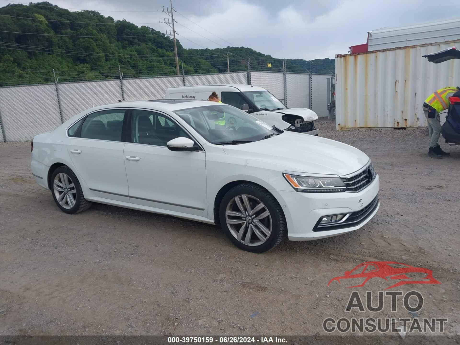 VOLKSWAGEN PASSAT 2017 - 1VWCT7A39HC071128