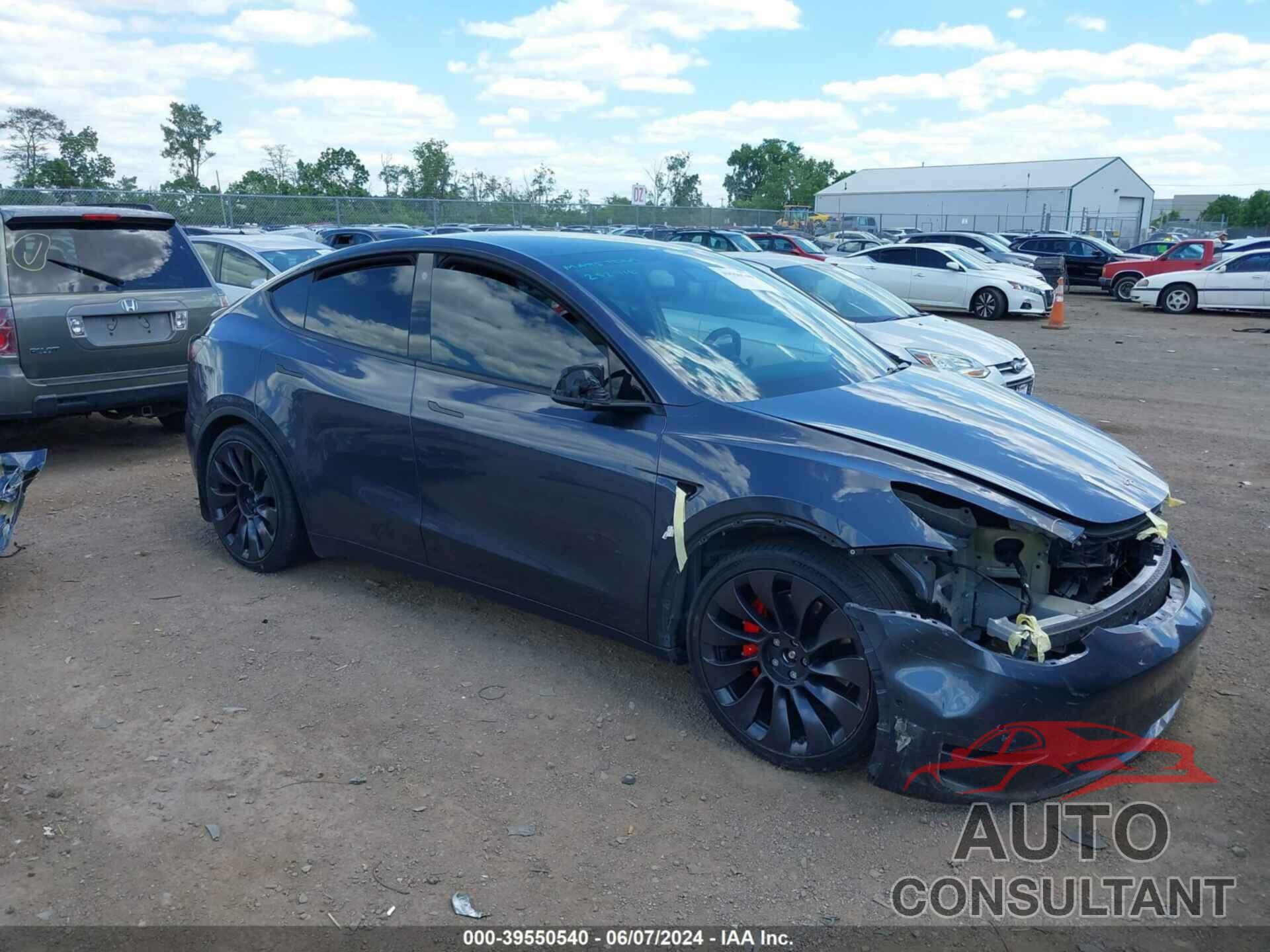 TESLA MODEL Y 2021 - 5YJYGDEF5MF252918